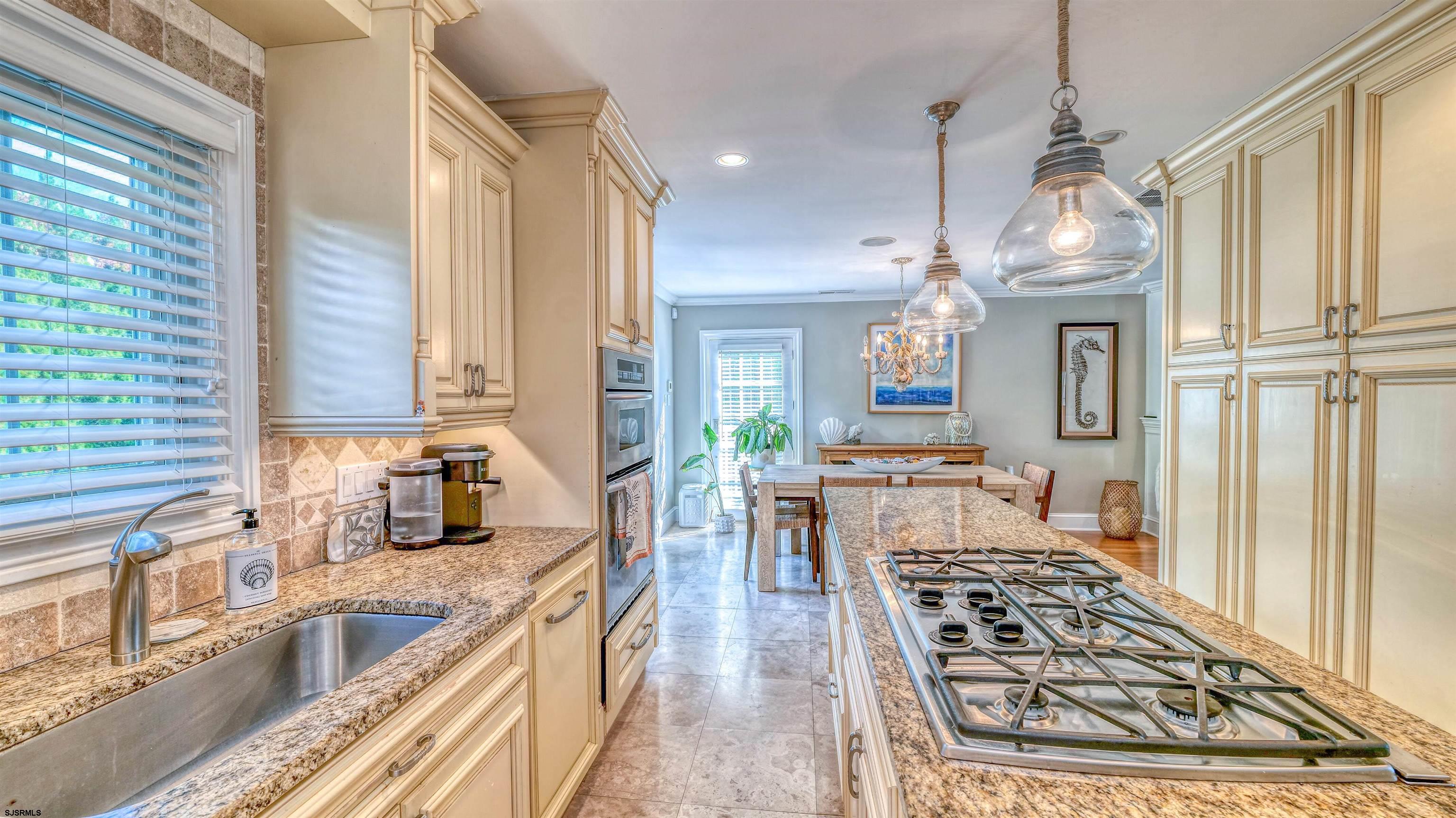 403 N Lancaster Avenue