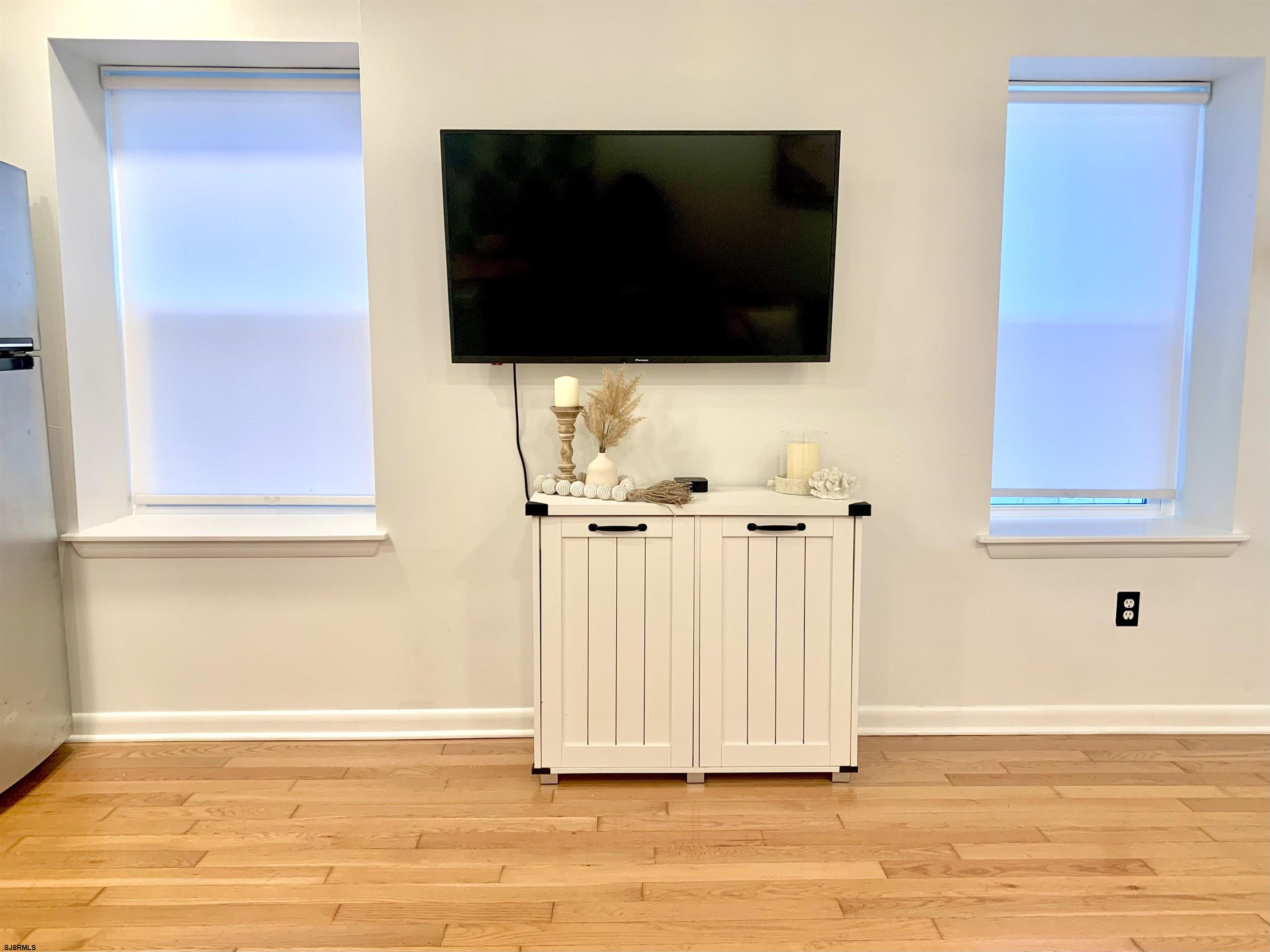 9706 Ventnor Avenue - Picture 4