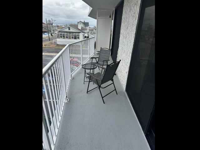 236 N Derby Avenue - Picture 1