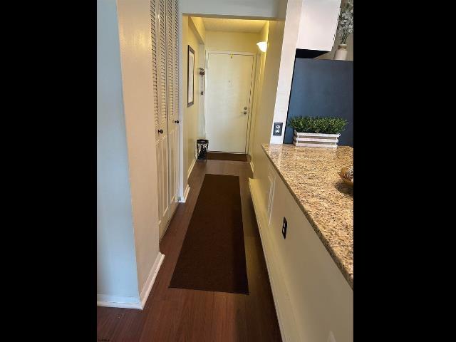 236 N Derby Avenue - Picture 3