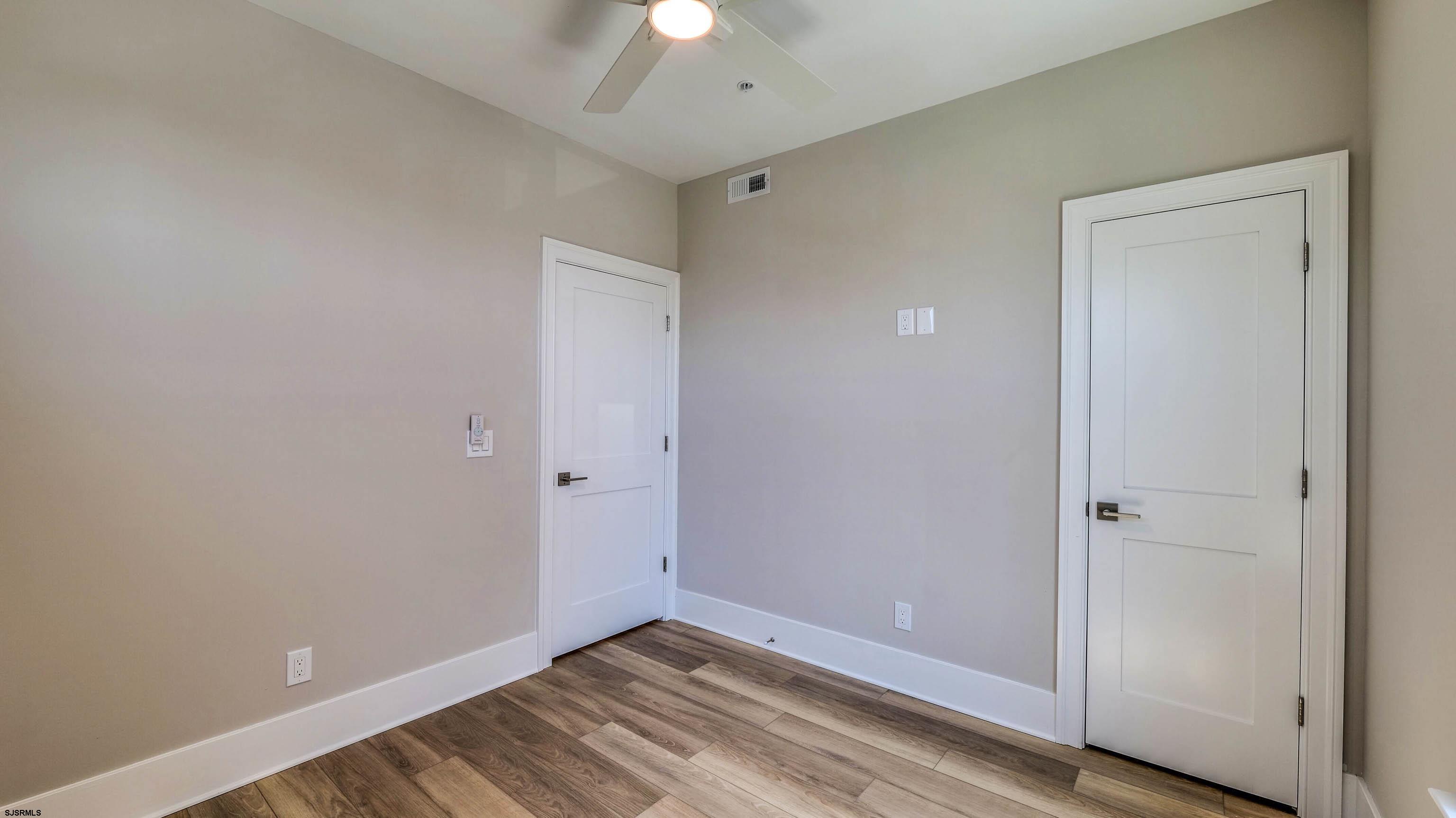 400 55th Street - Picture 1