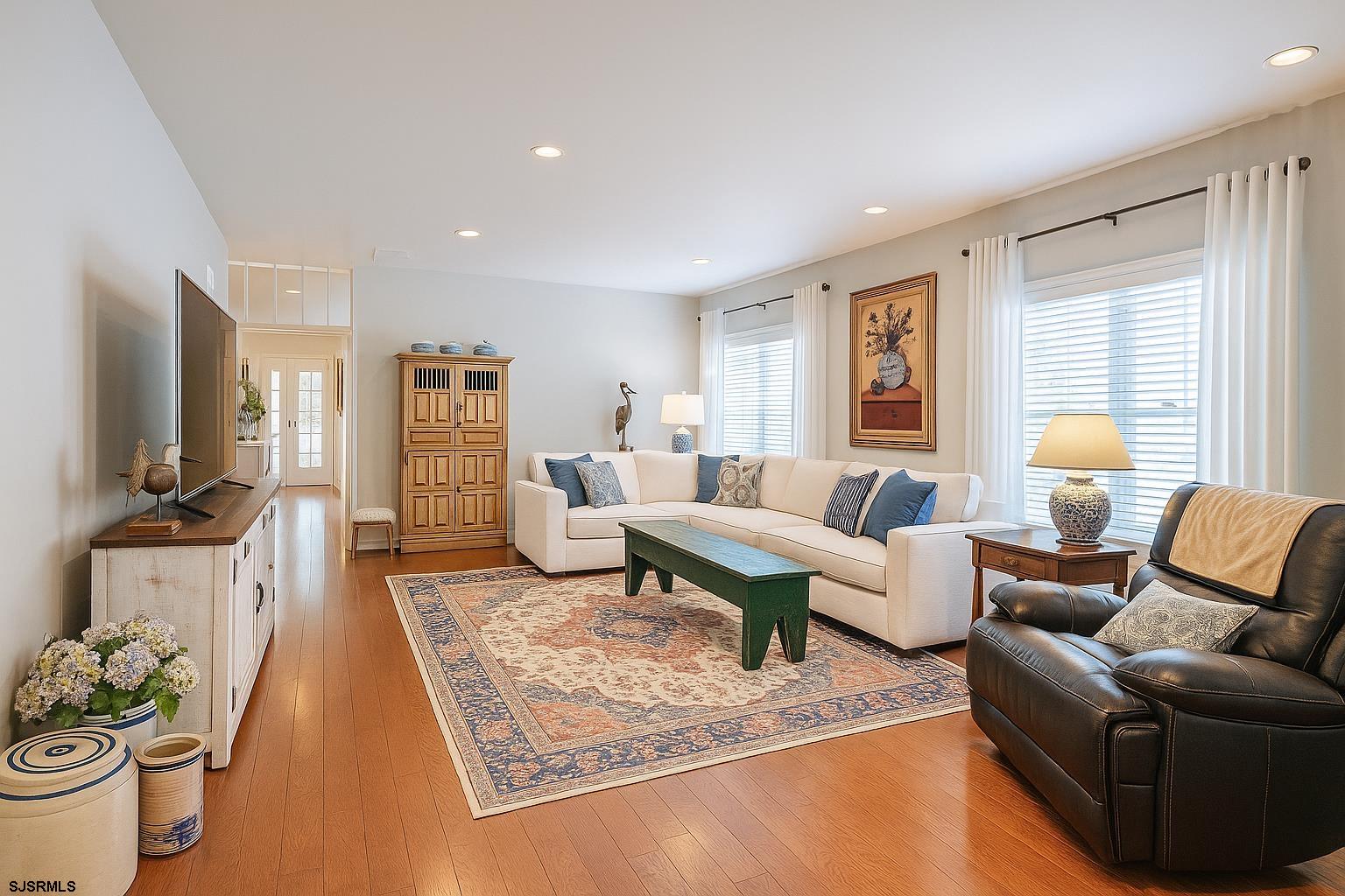 243 Lily Road - Picture 2