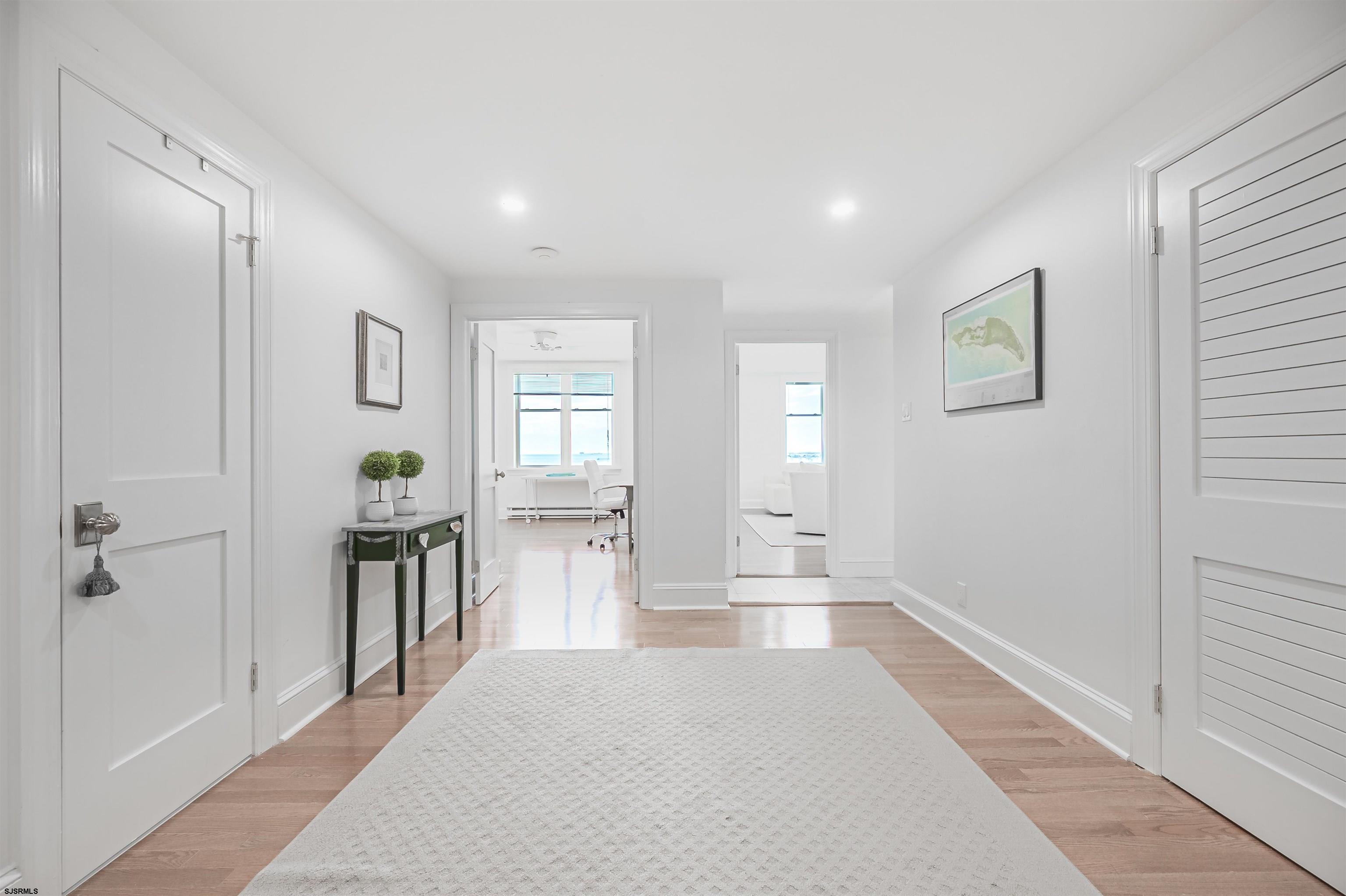 112 S Oxford Avenue - Picture 3