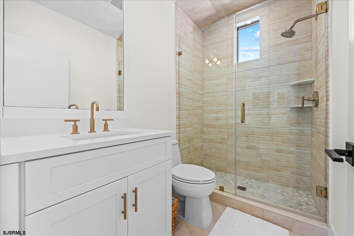 17 N Mansfield Avenue