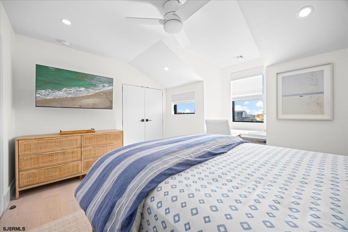 17 N Mansfield Avenue