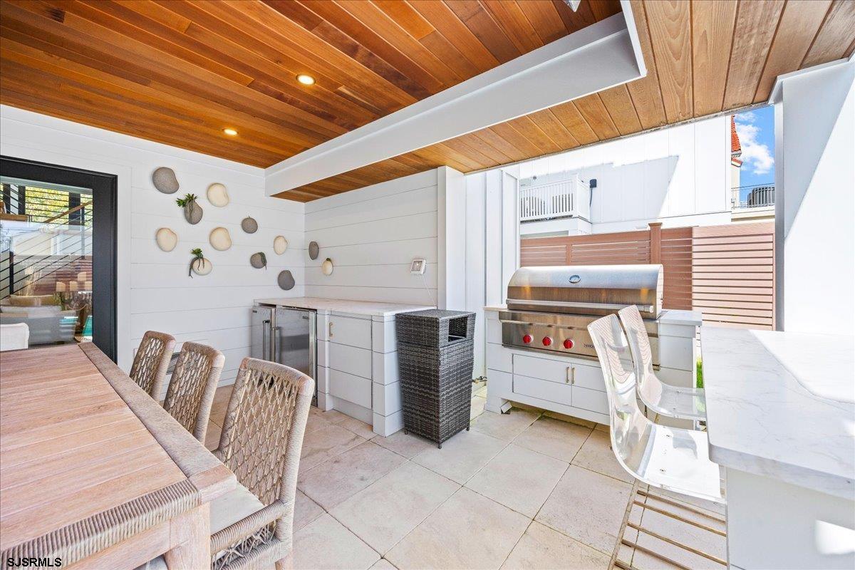 17 N Mansfield Avenue