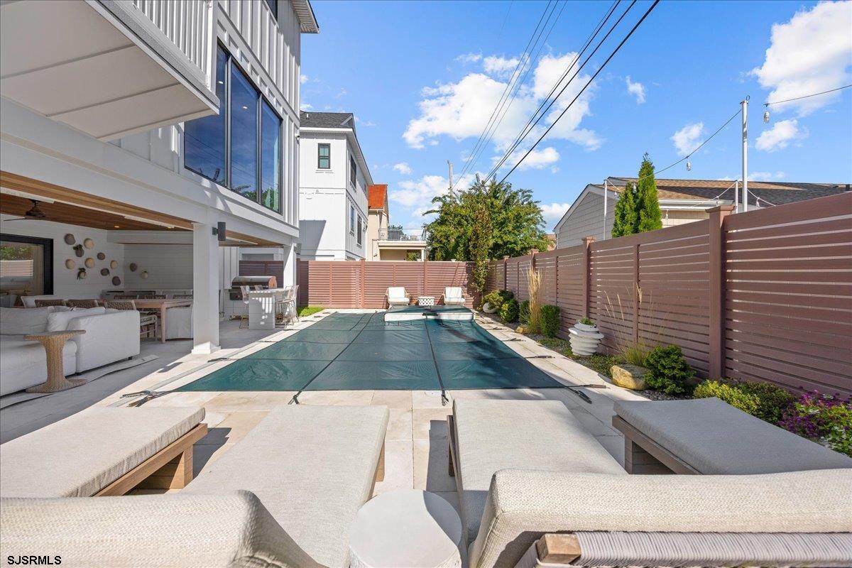 17 N Mansfield Avenue