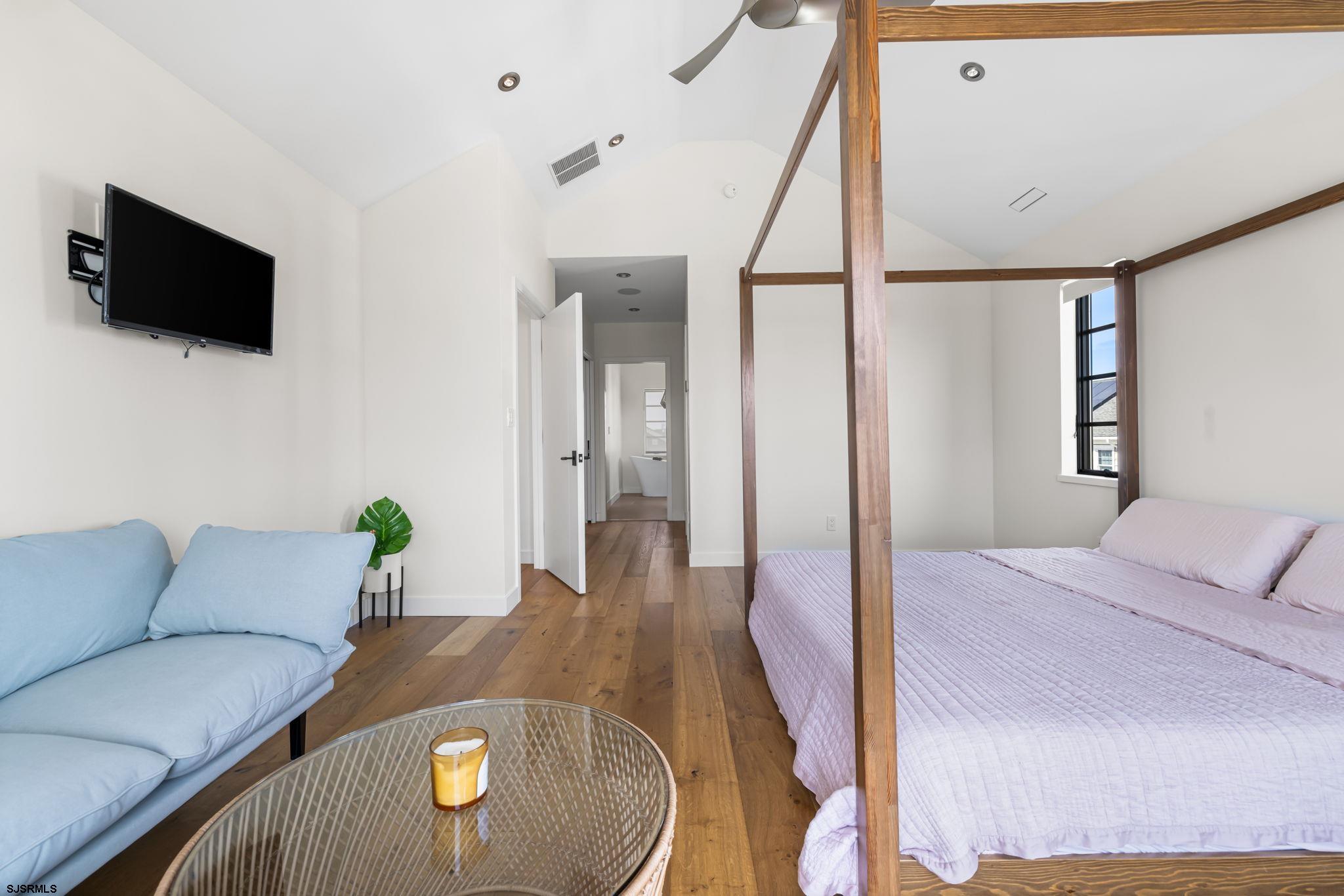 316 N Thurlow Avenue