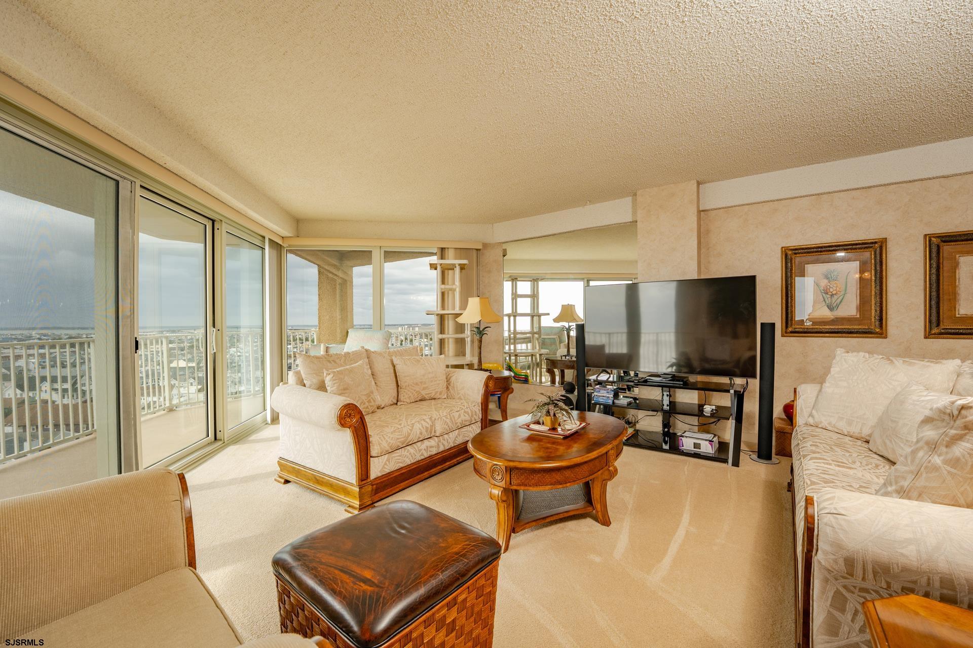 322 Boardwalk - Picture 2