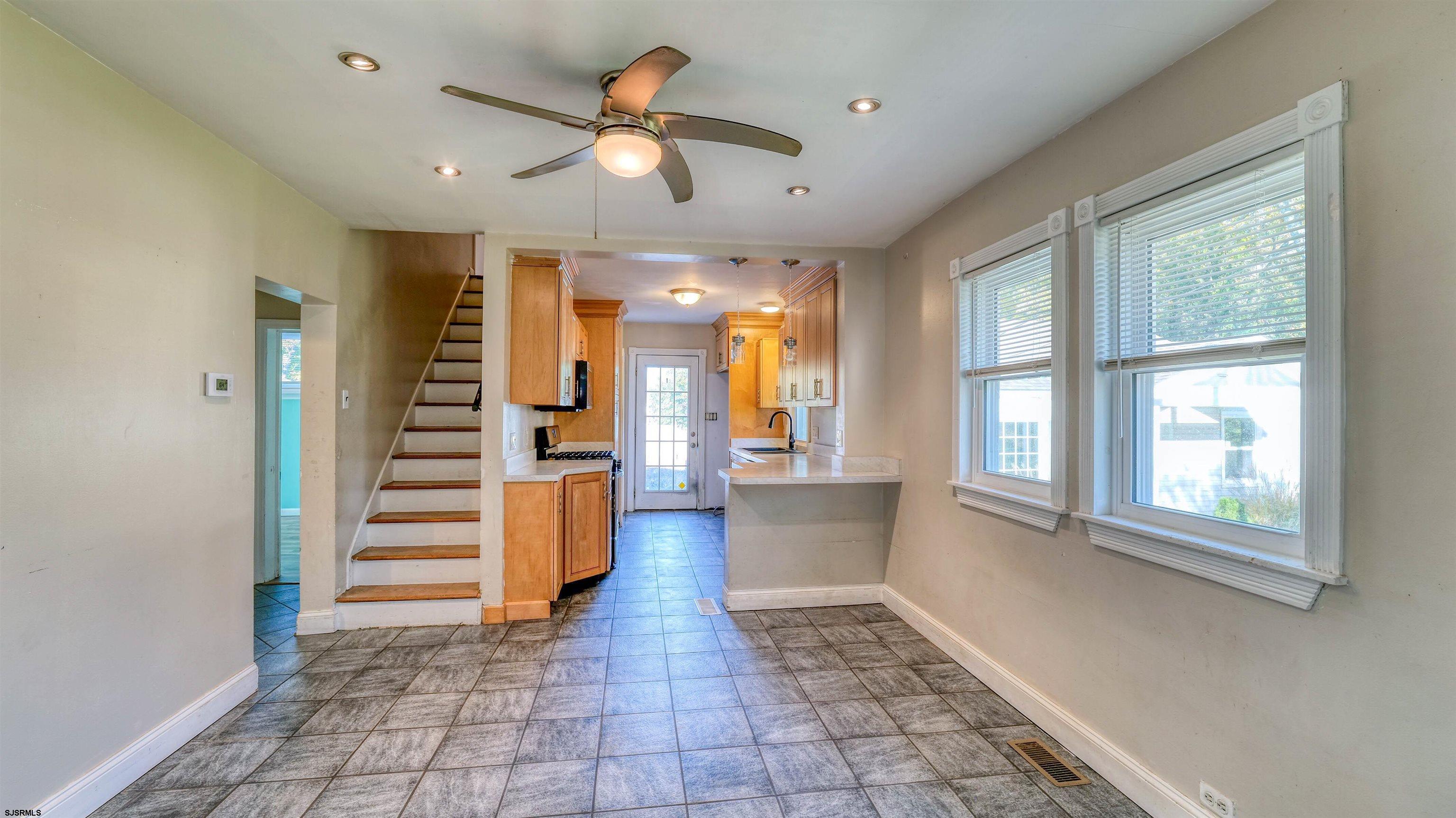 137 W Johnson Avenue