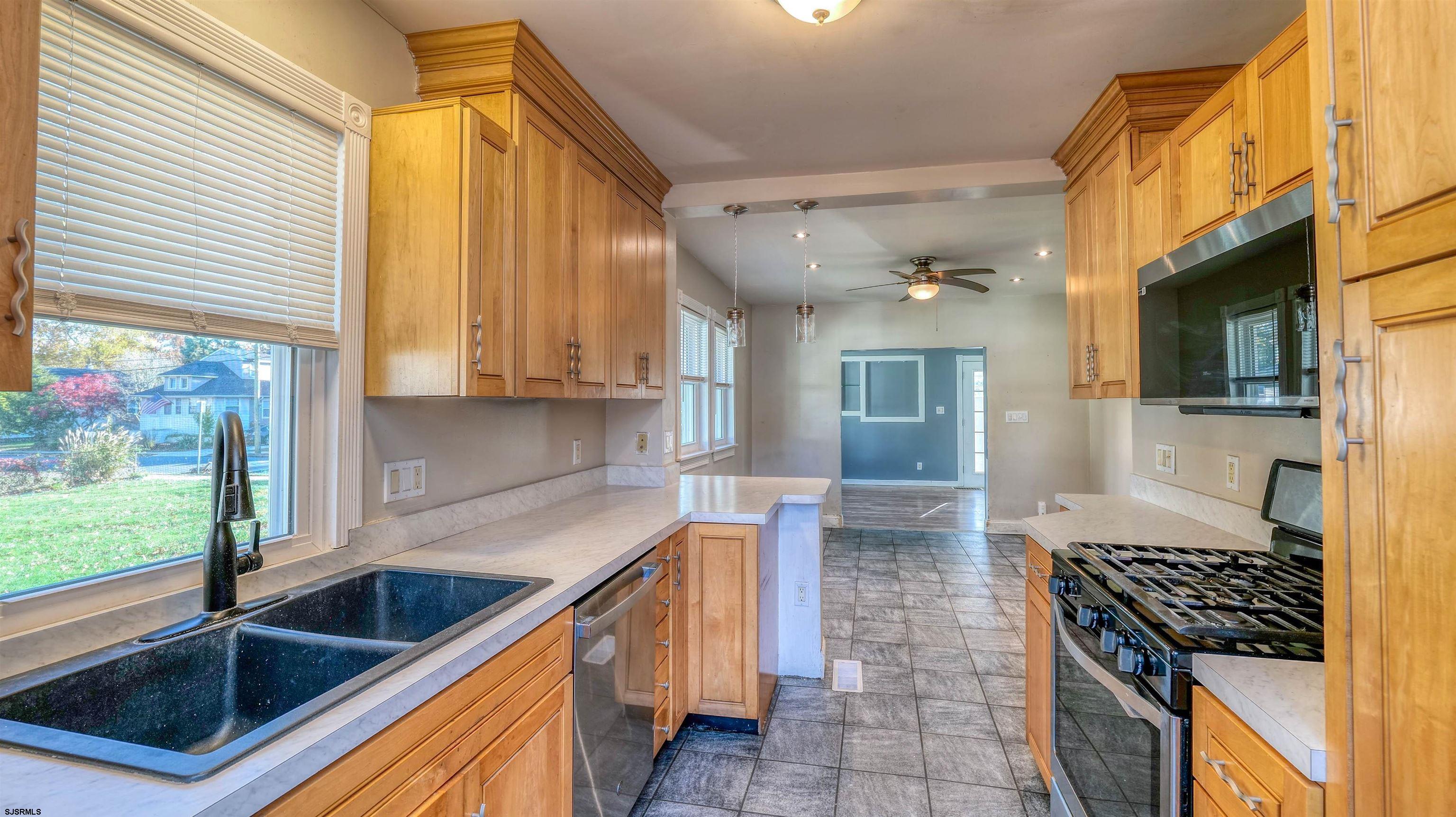 137 W Johnson Avenue