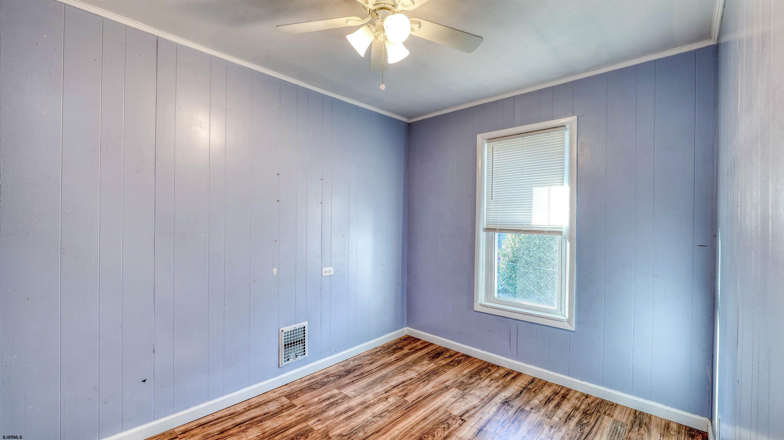 137 W Johnson Avenue