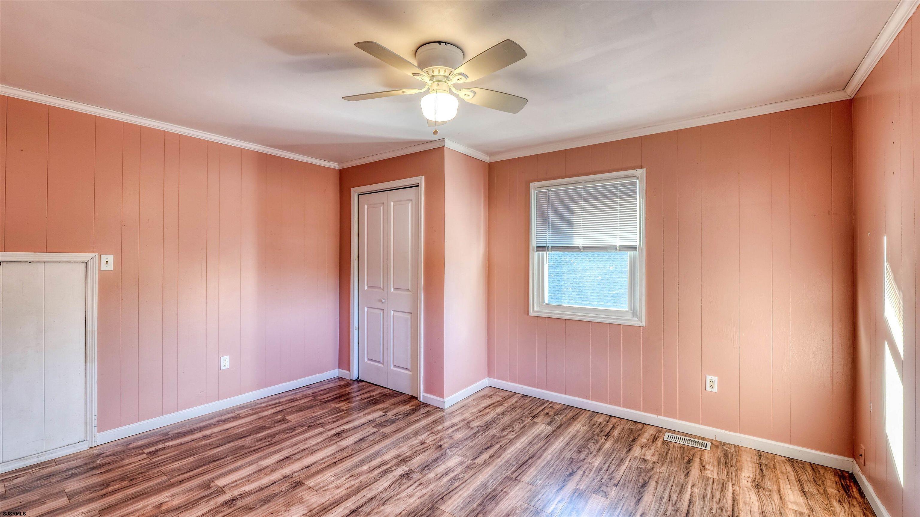 137 W Johnson Avenue