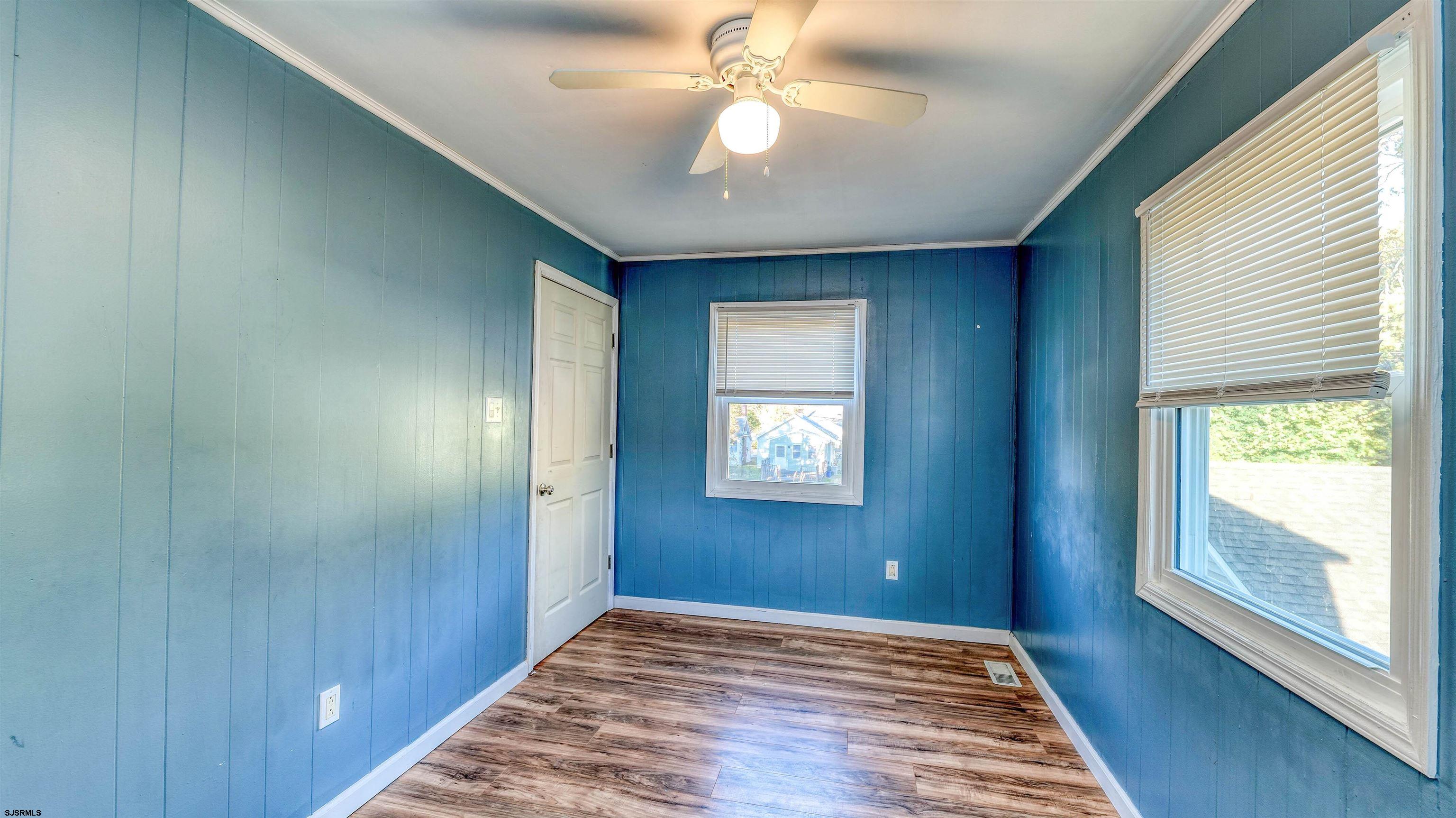 137 W Johnson Avenue