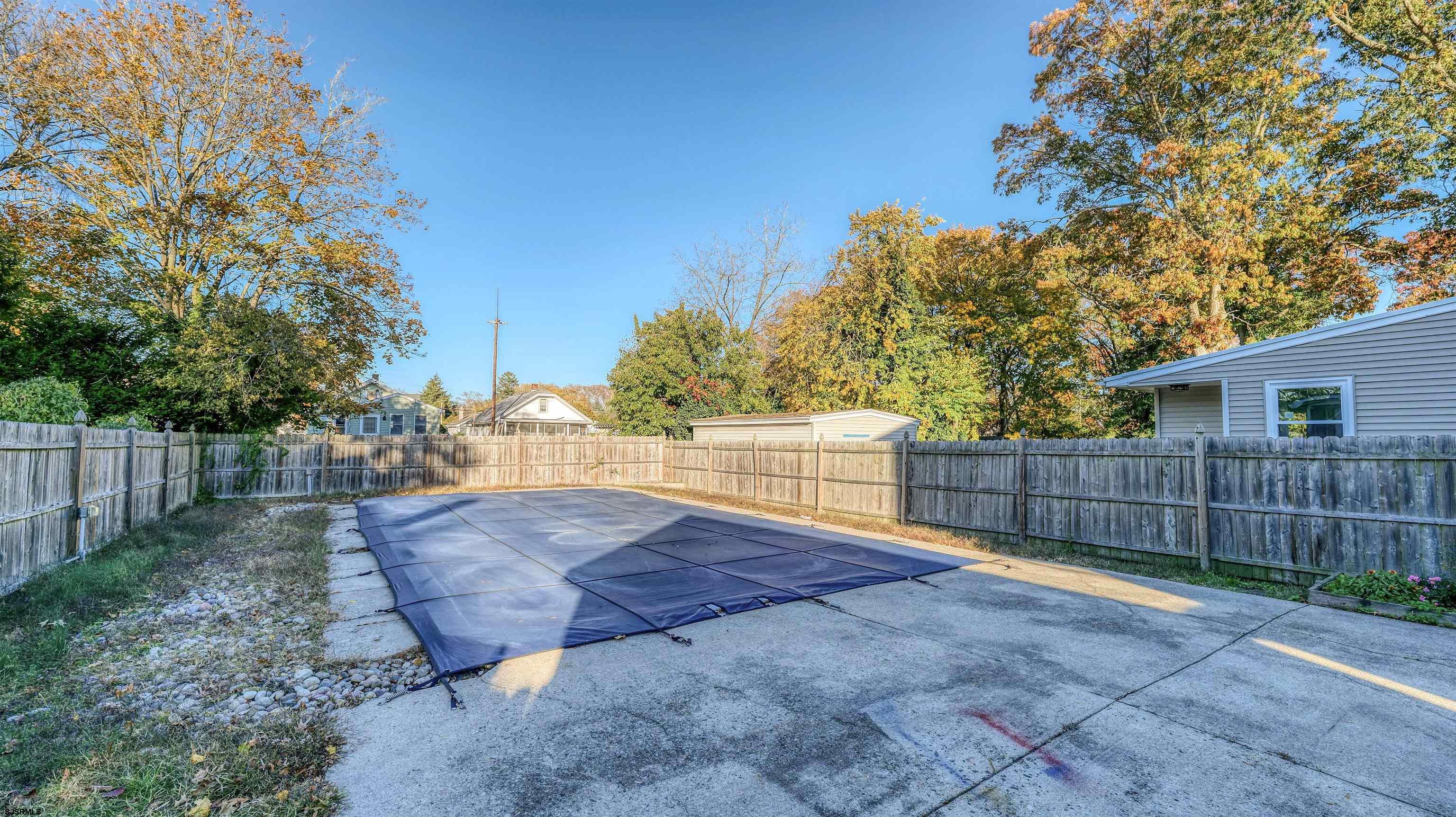 137 W Johnson Avenue