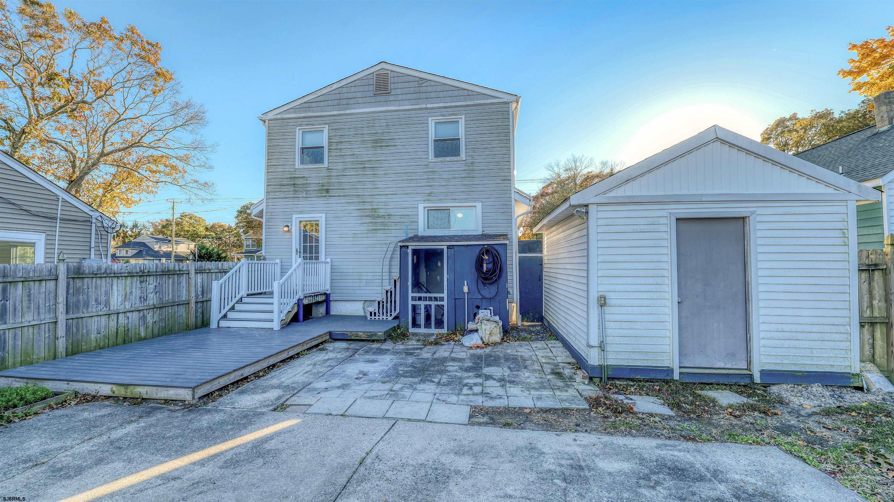 137 W Johnson Avenue