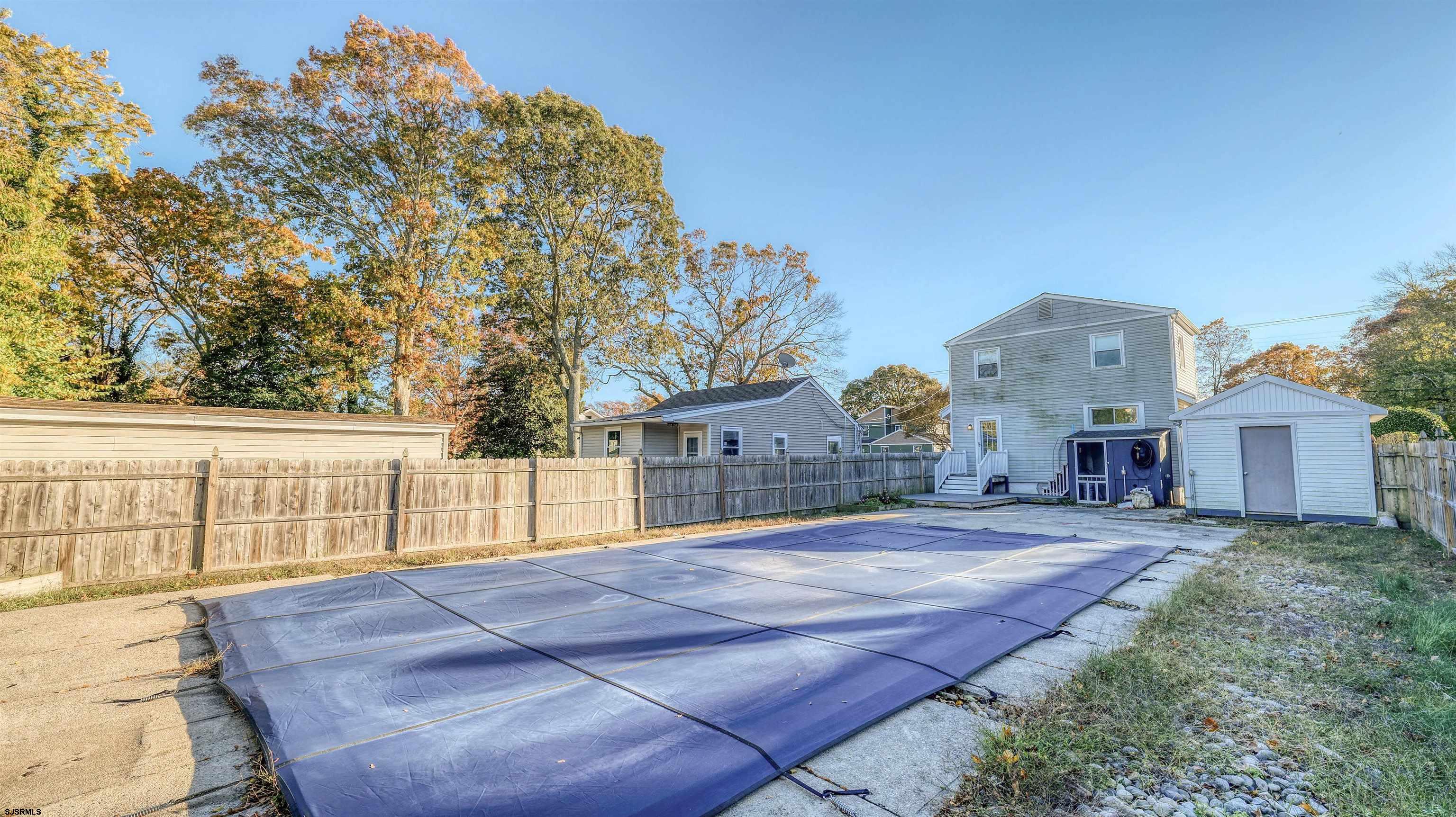 137 W Johnson Avenue