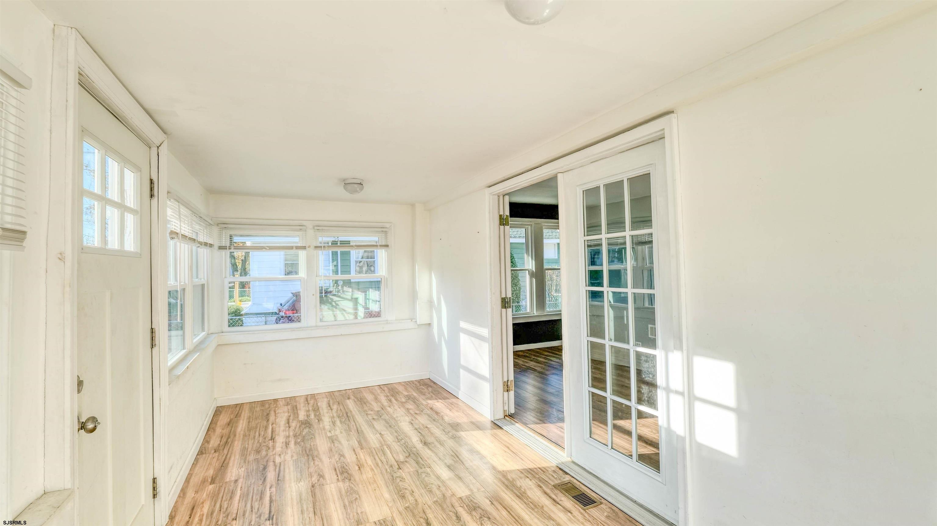 137 W Johnson Avenue