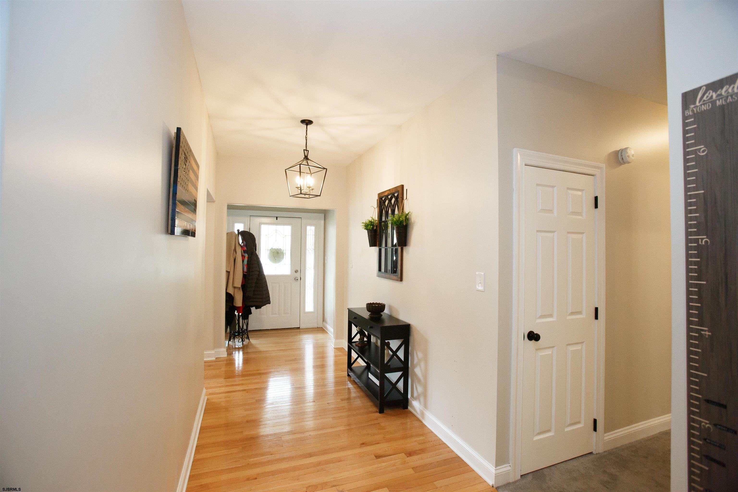 4 Lenwood Ct - Picture 2