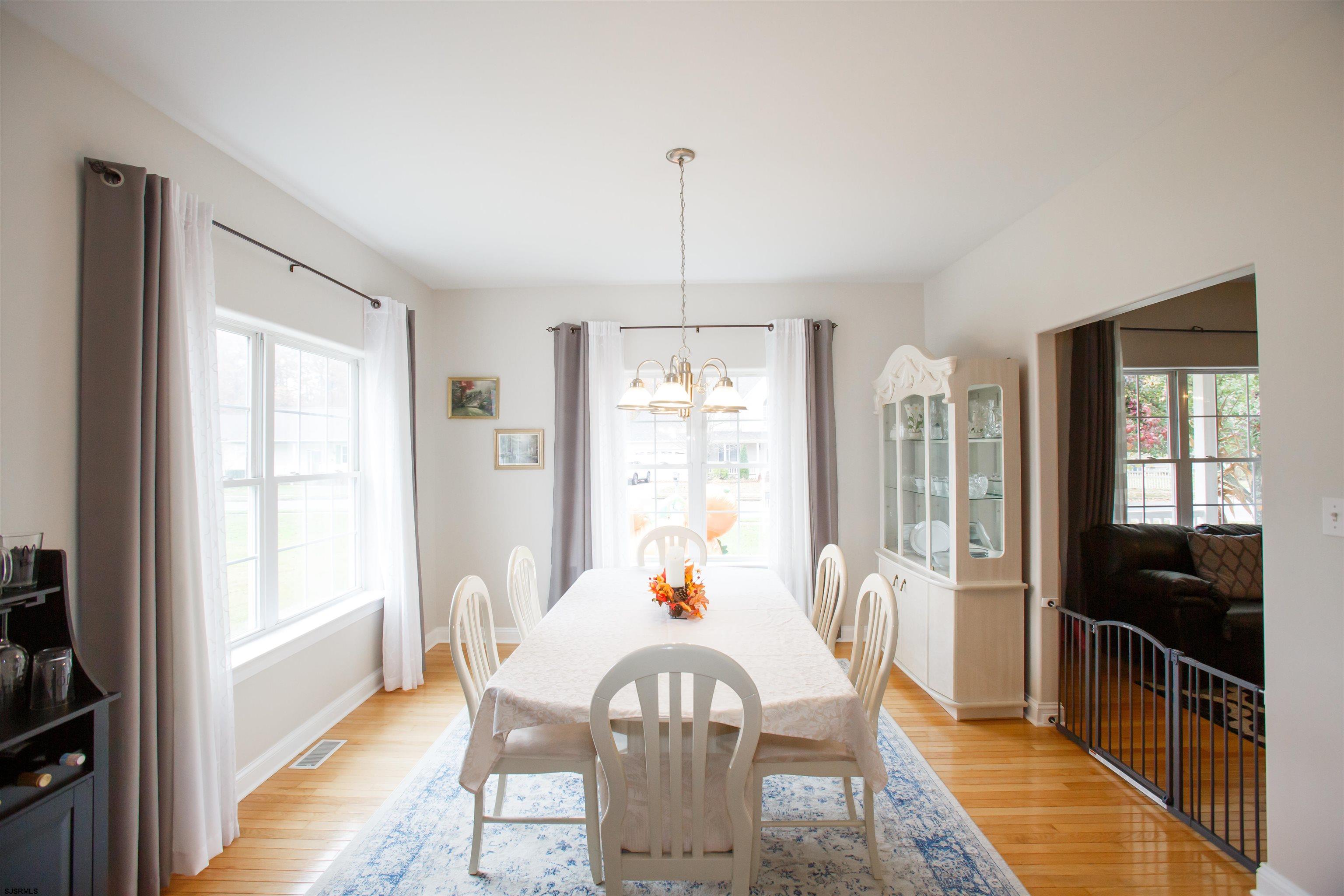 4 Lenwood Ct - Picture 4