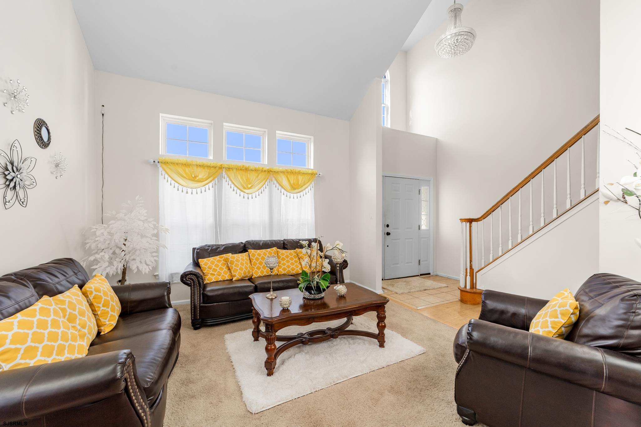 30 Imperial Drive - Picture 1