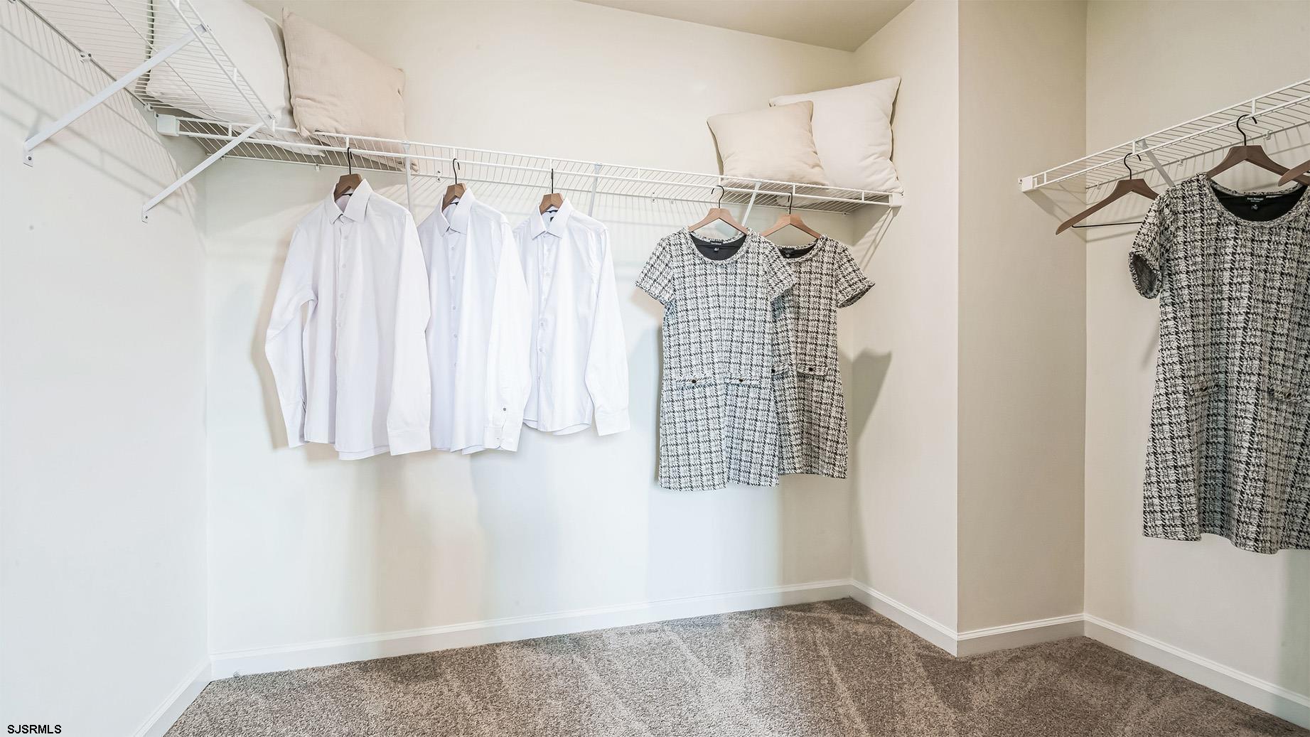 212 DAYTONA Road - Picture 1