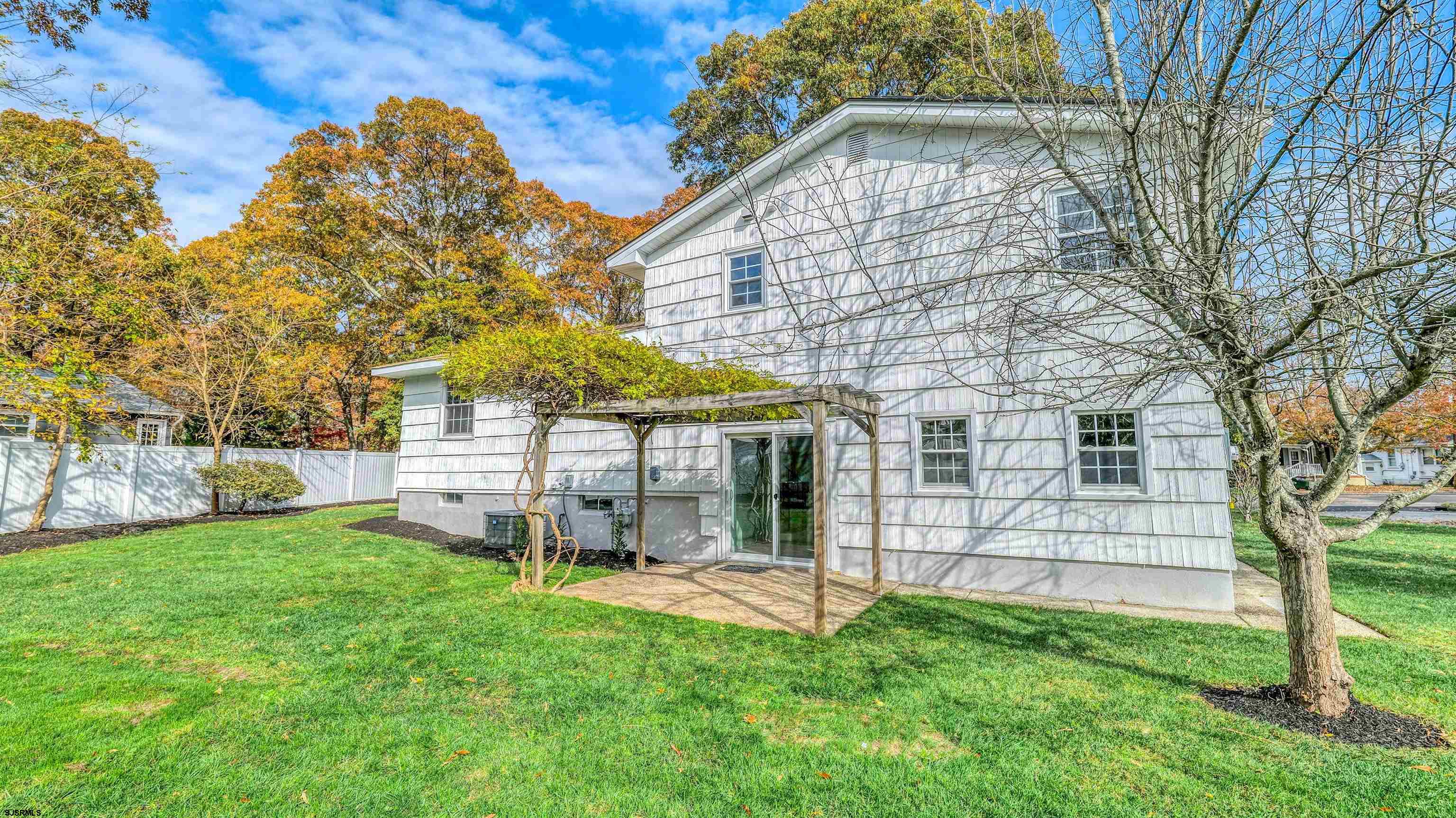 301 Bliss Avenue - Picture 2