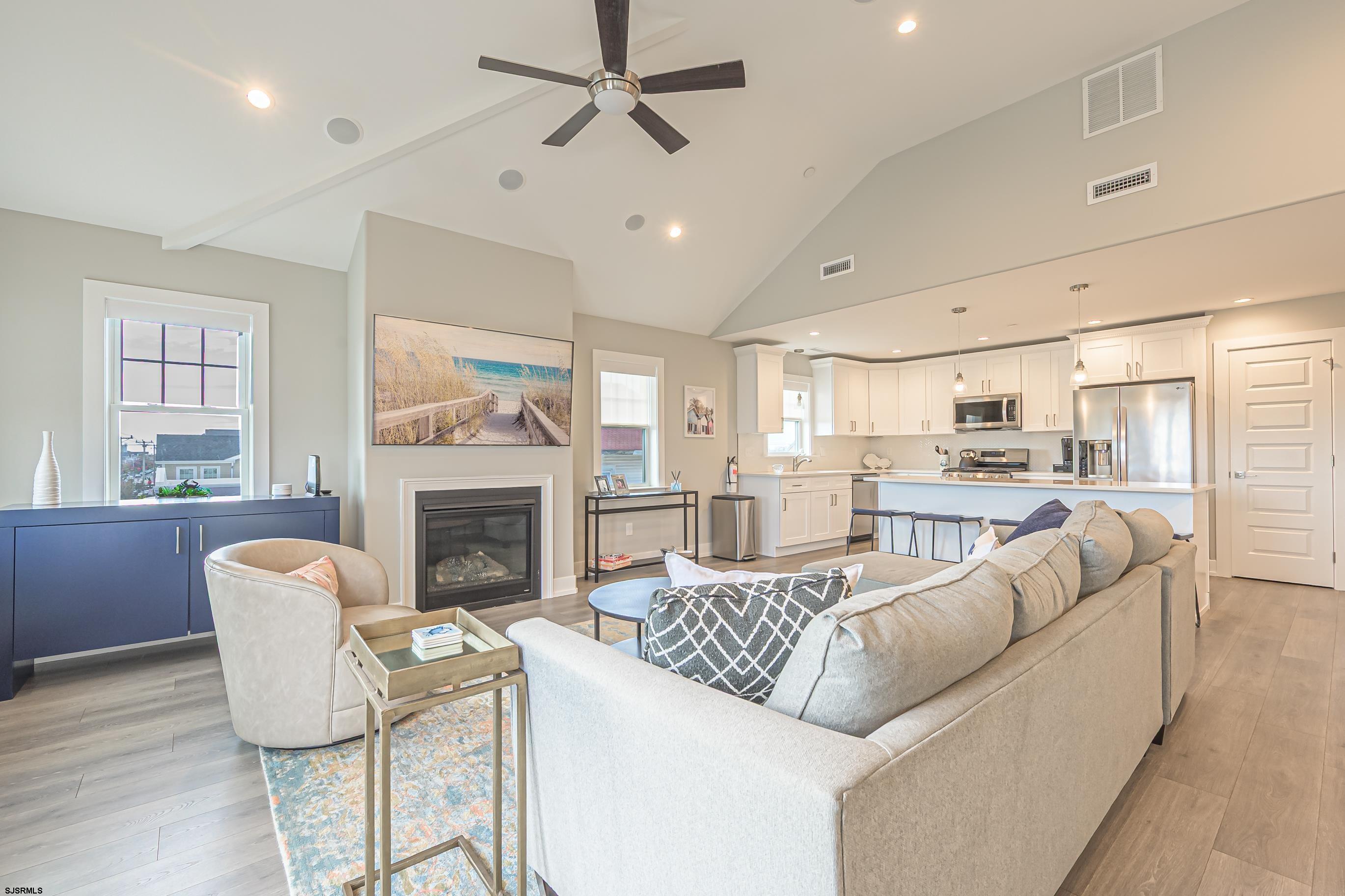 1004 Asbury Unit C Avenue - Picture 3