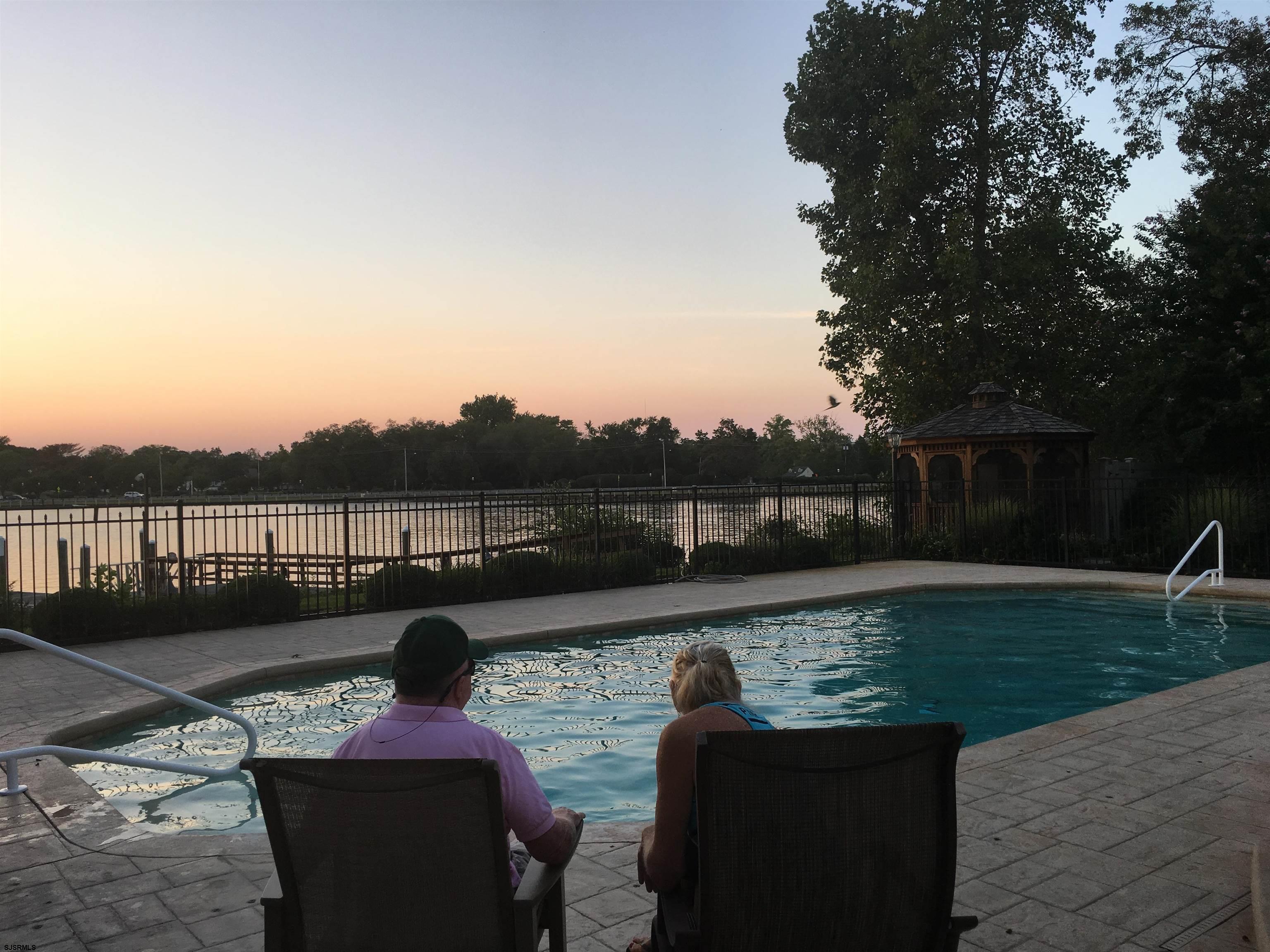 225 Old River Road - Picture 1