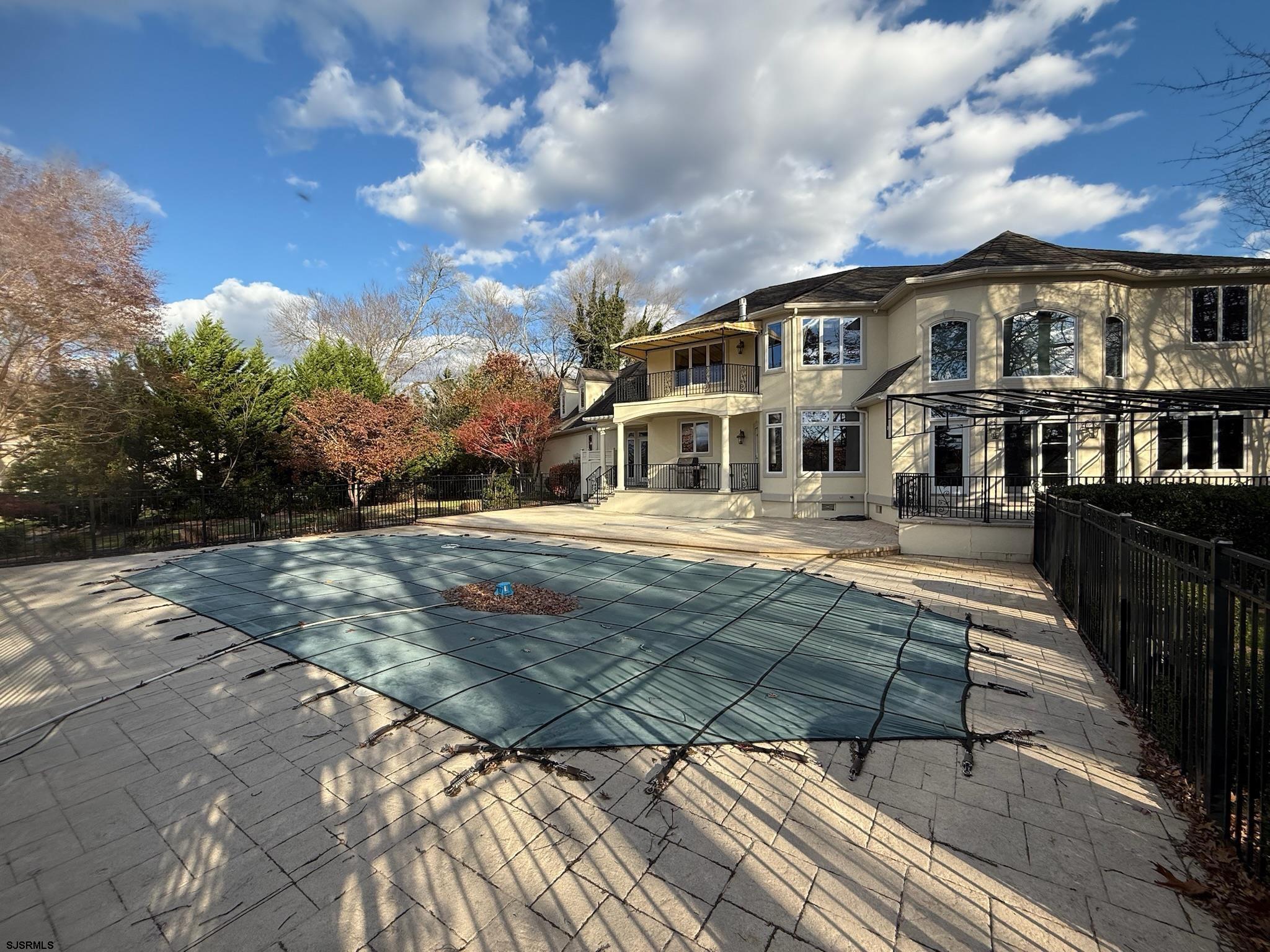 225 Old River Road - Picture 2