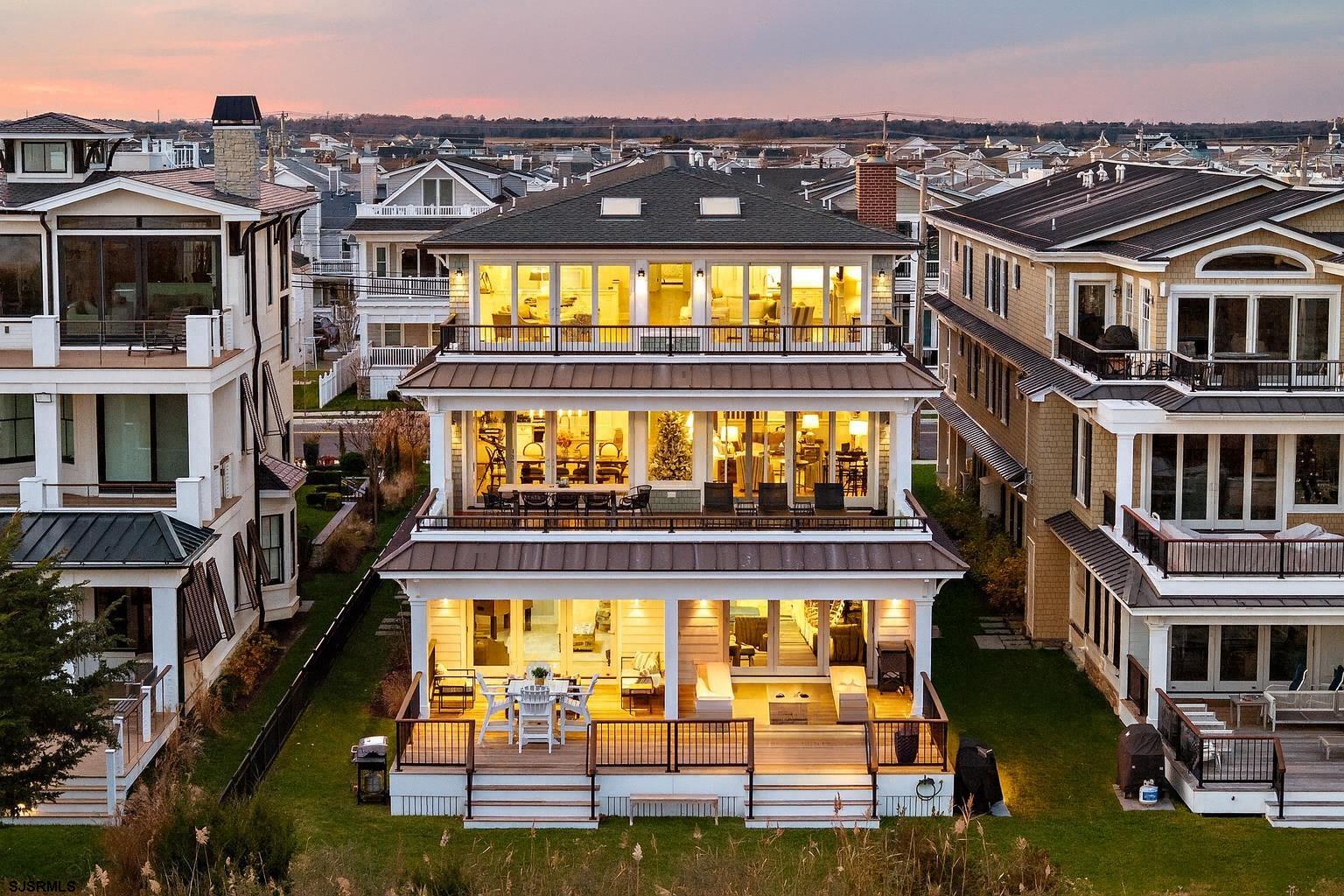 3035 Central Avenue - Picture 2