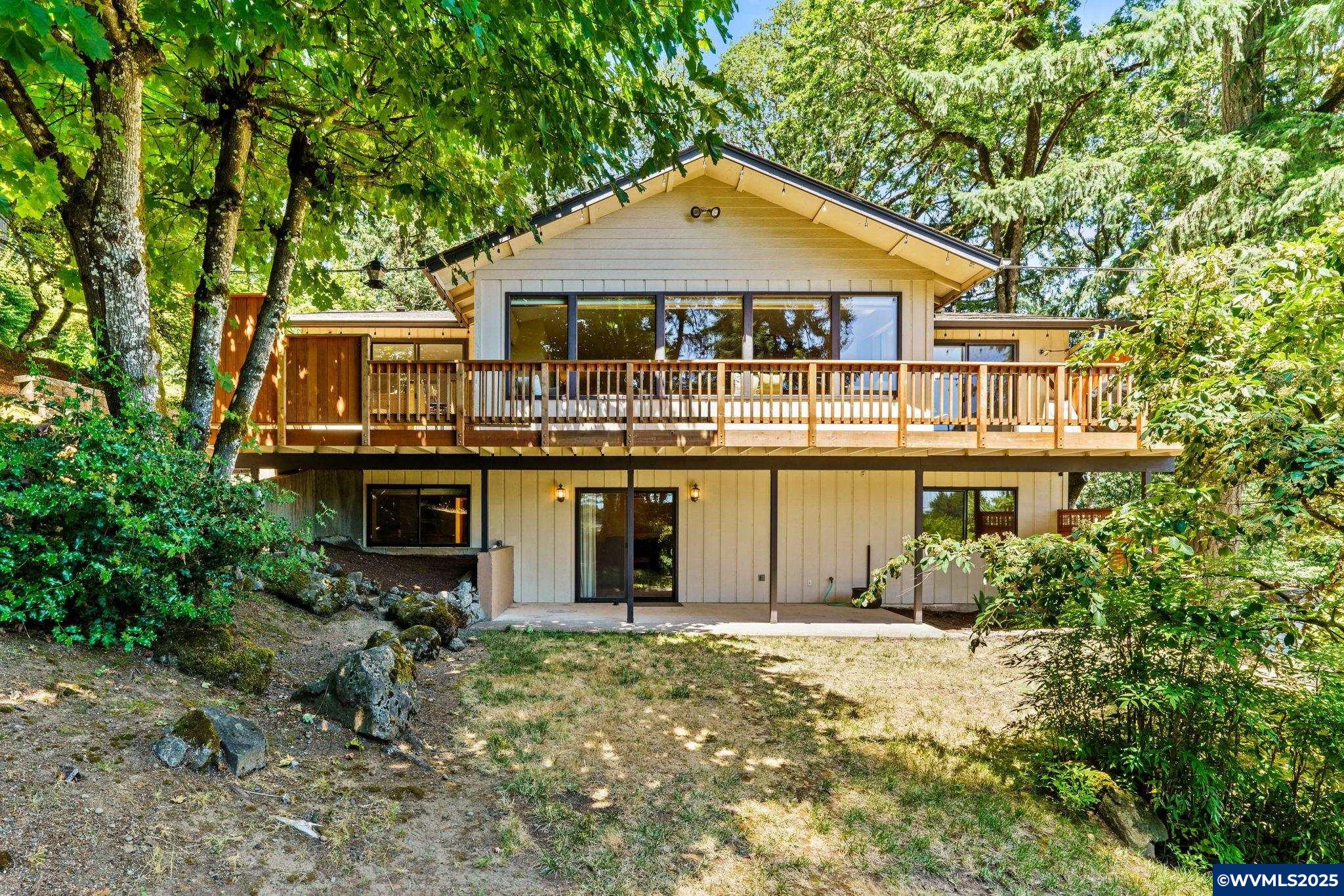 5833 NW Highland Pl