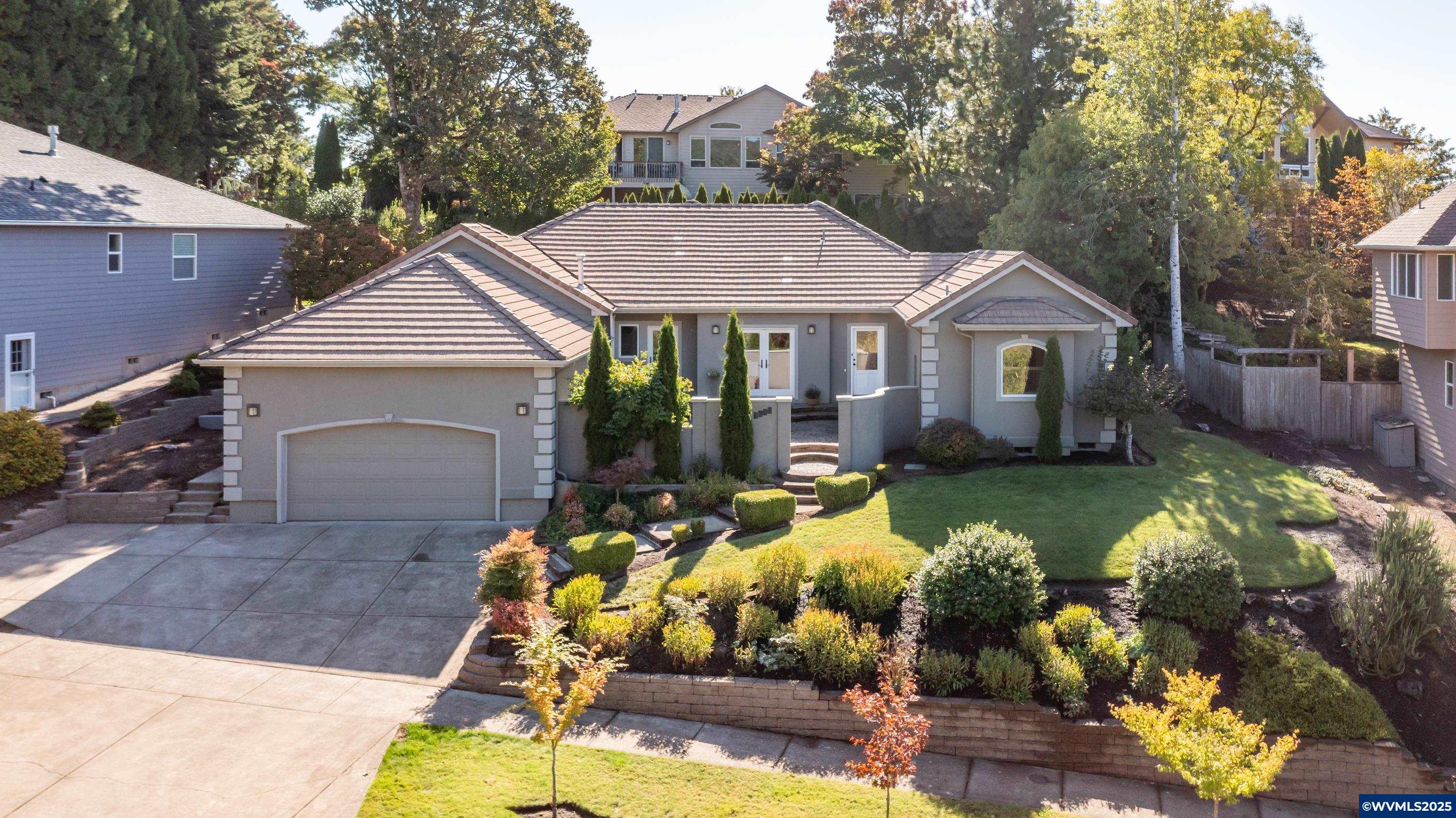 3559 NW Glenridge Dr