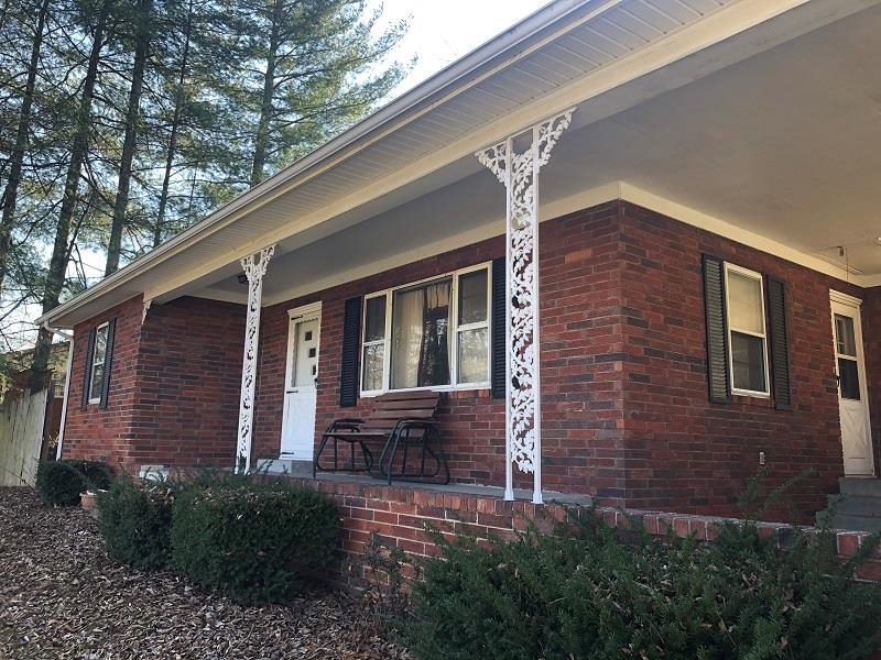 303 Hitchins Road
