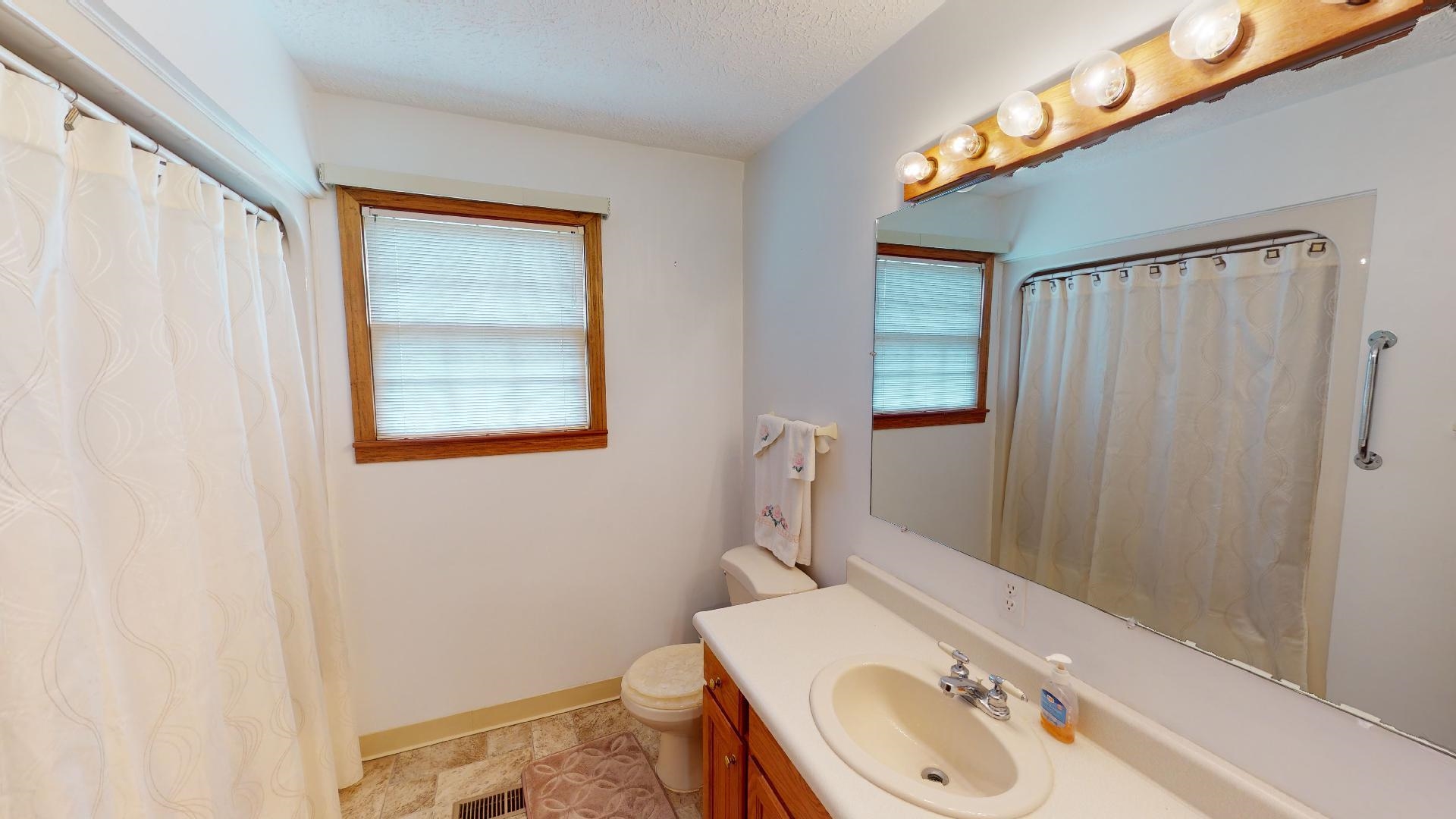 1128 E Midland Trail