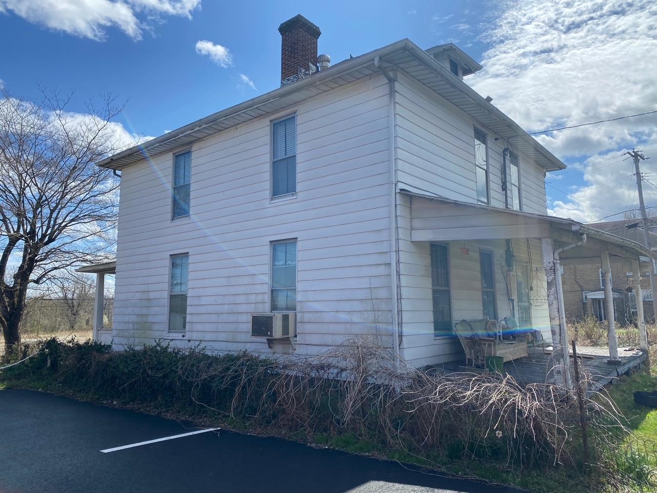992 Center Street