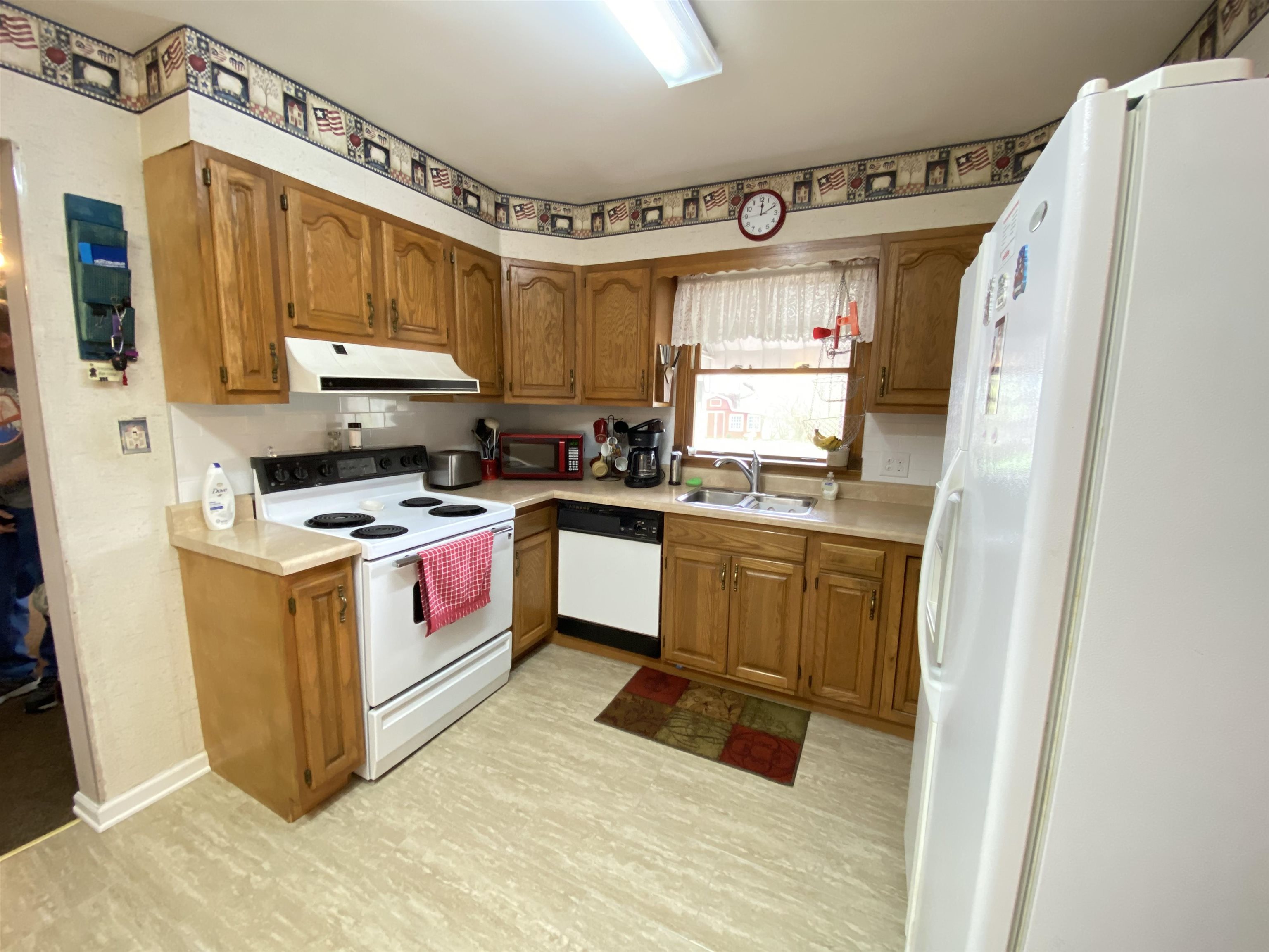 1027 Regis Street