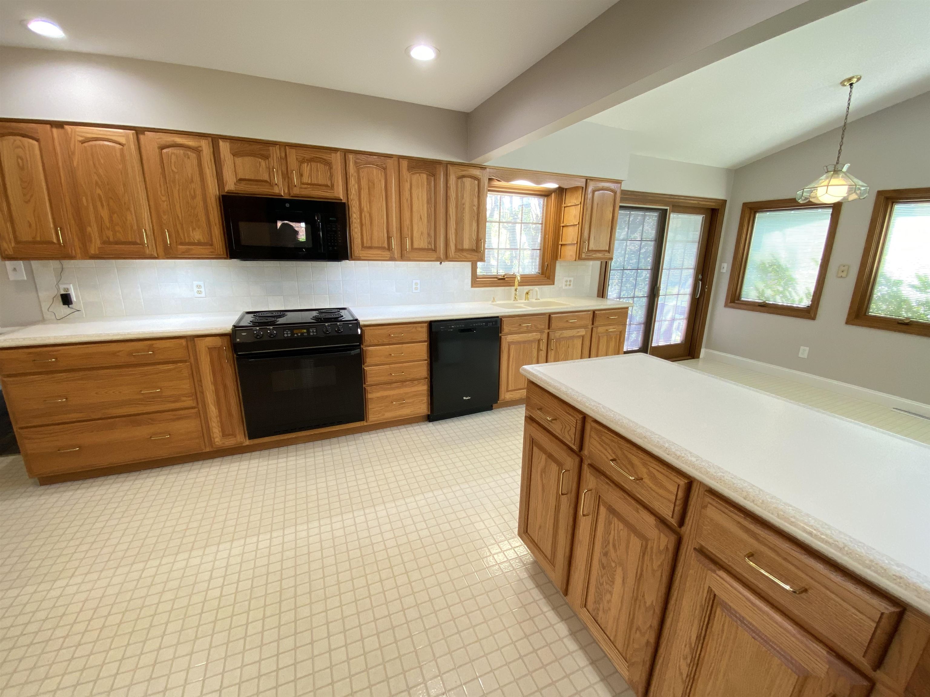 2082 Belhaven Drive