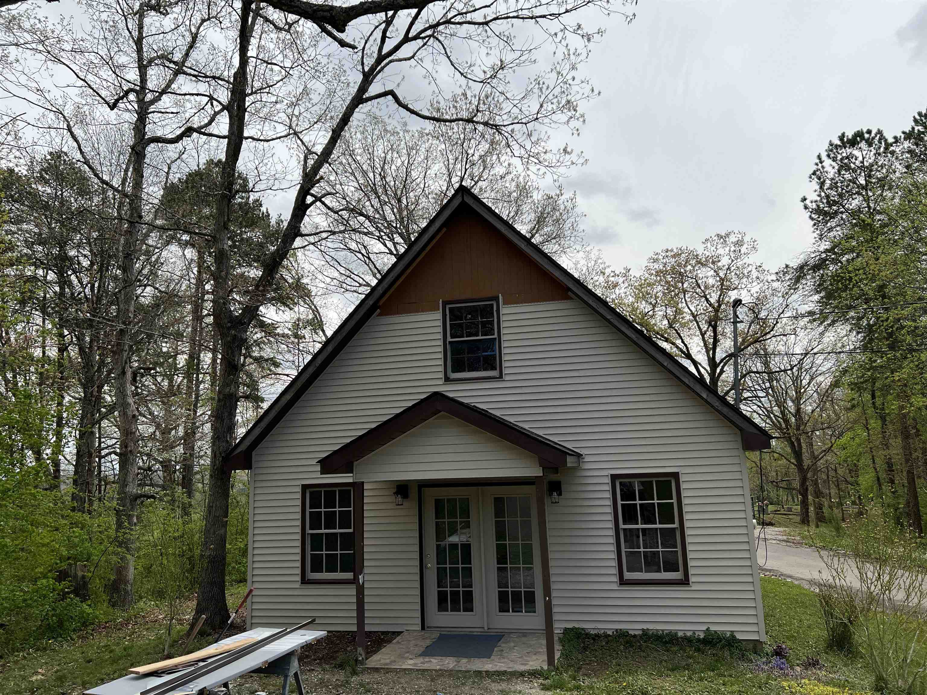 499 Paradise Hill