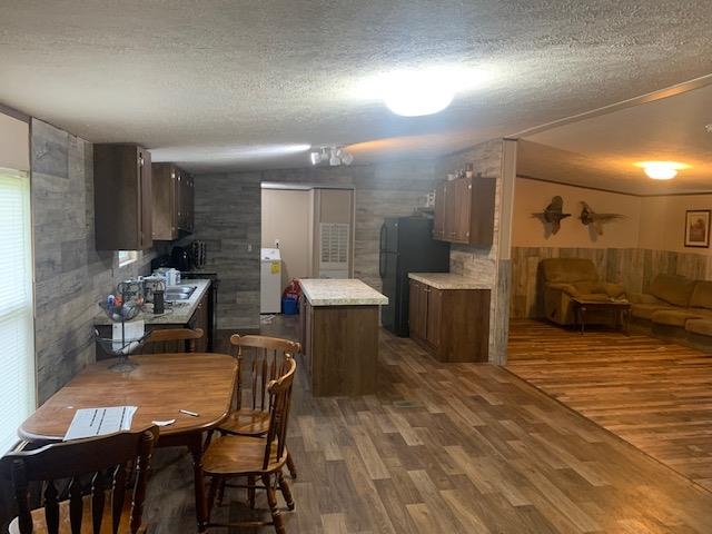 204 Lark Spur