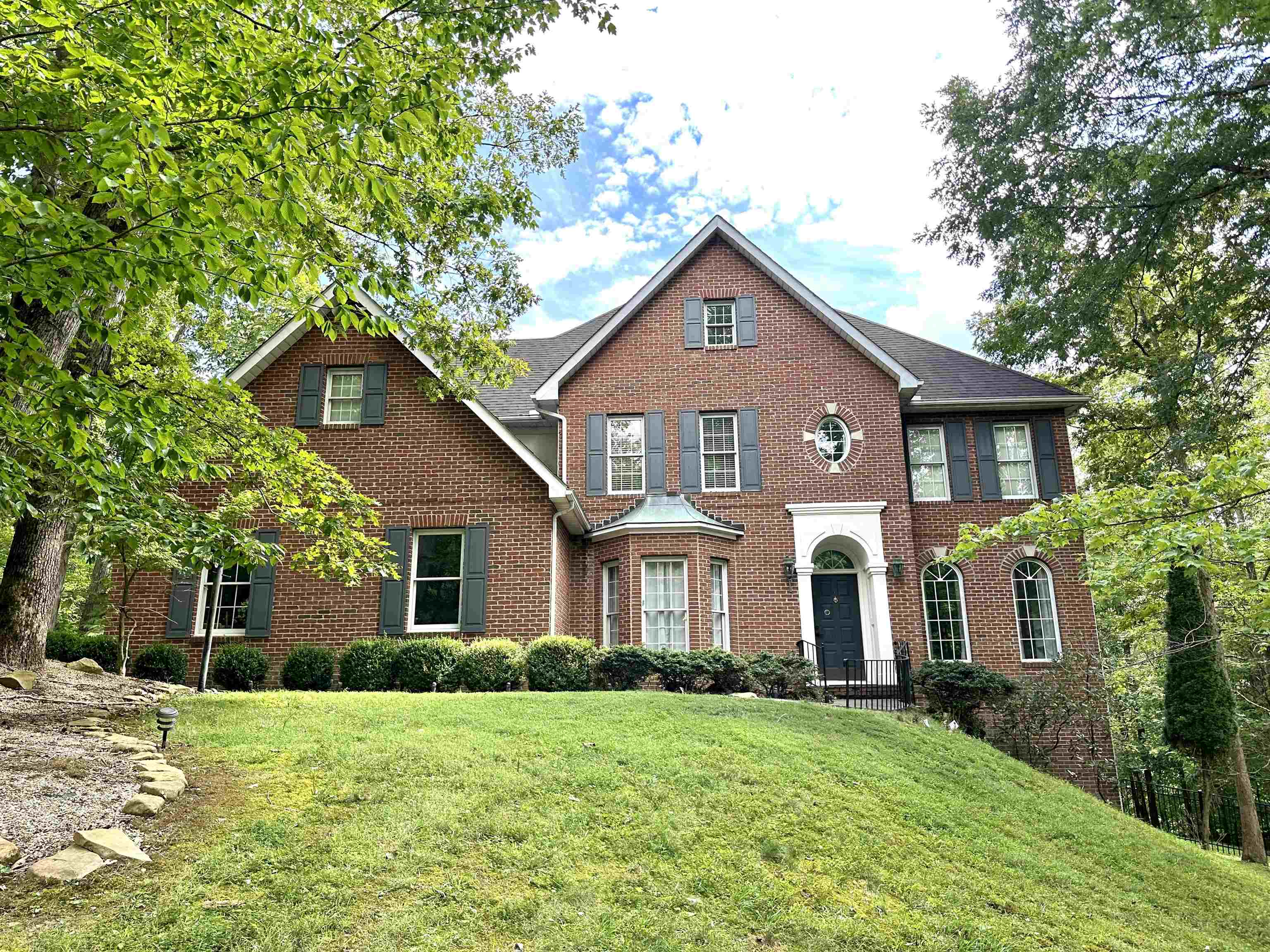 3414 Oakwood Circle