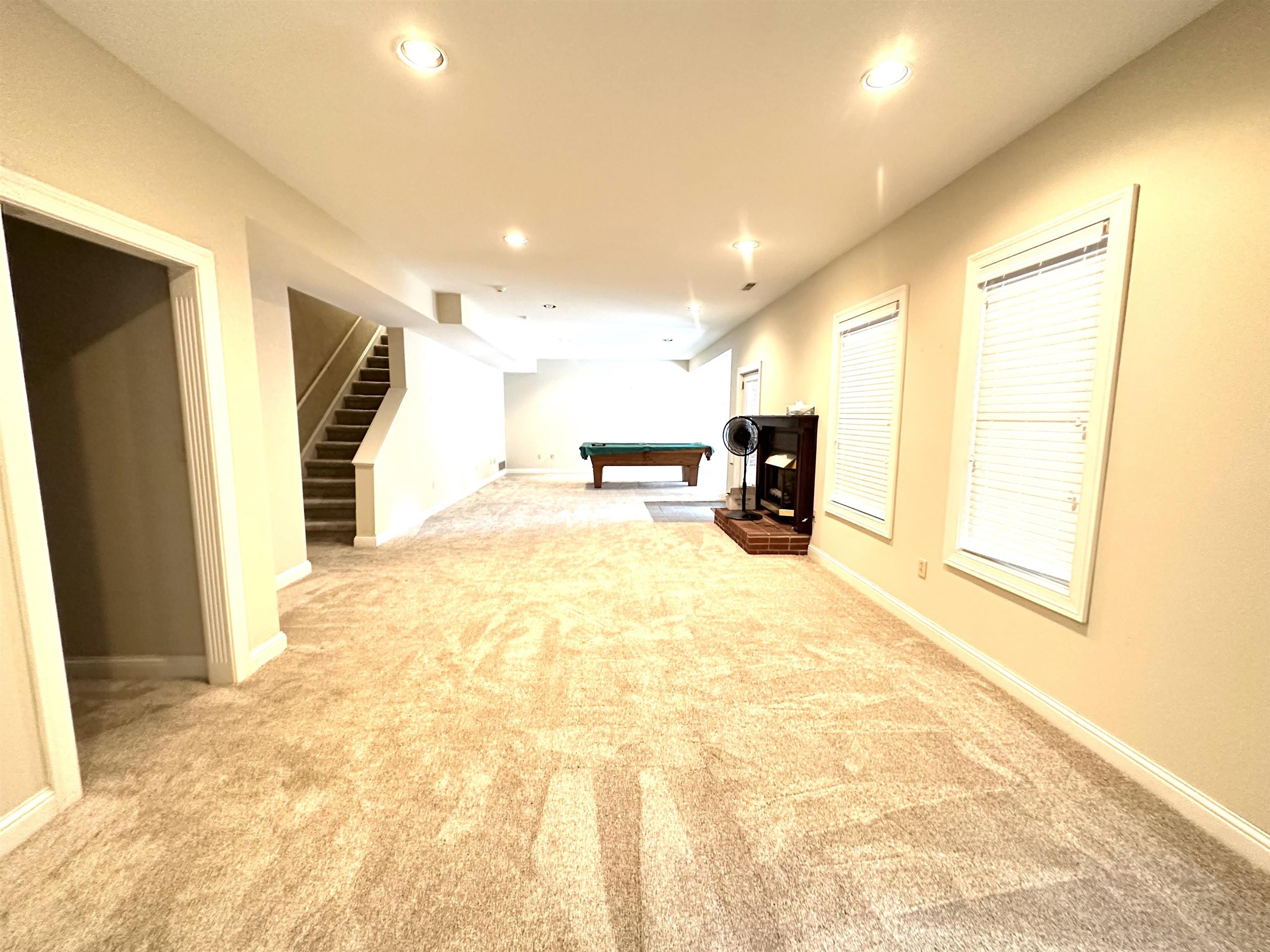 3414 Oakwood Circle