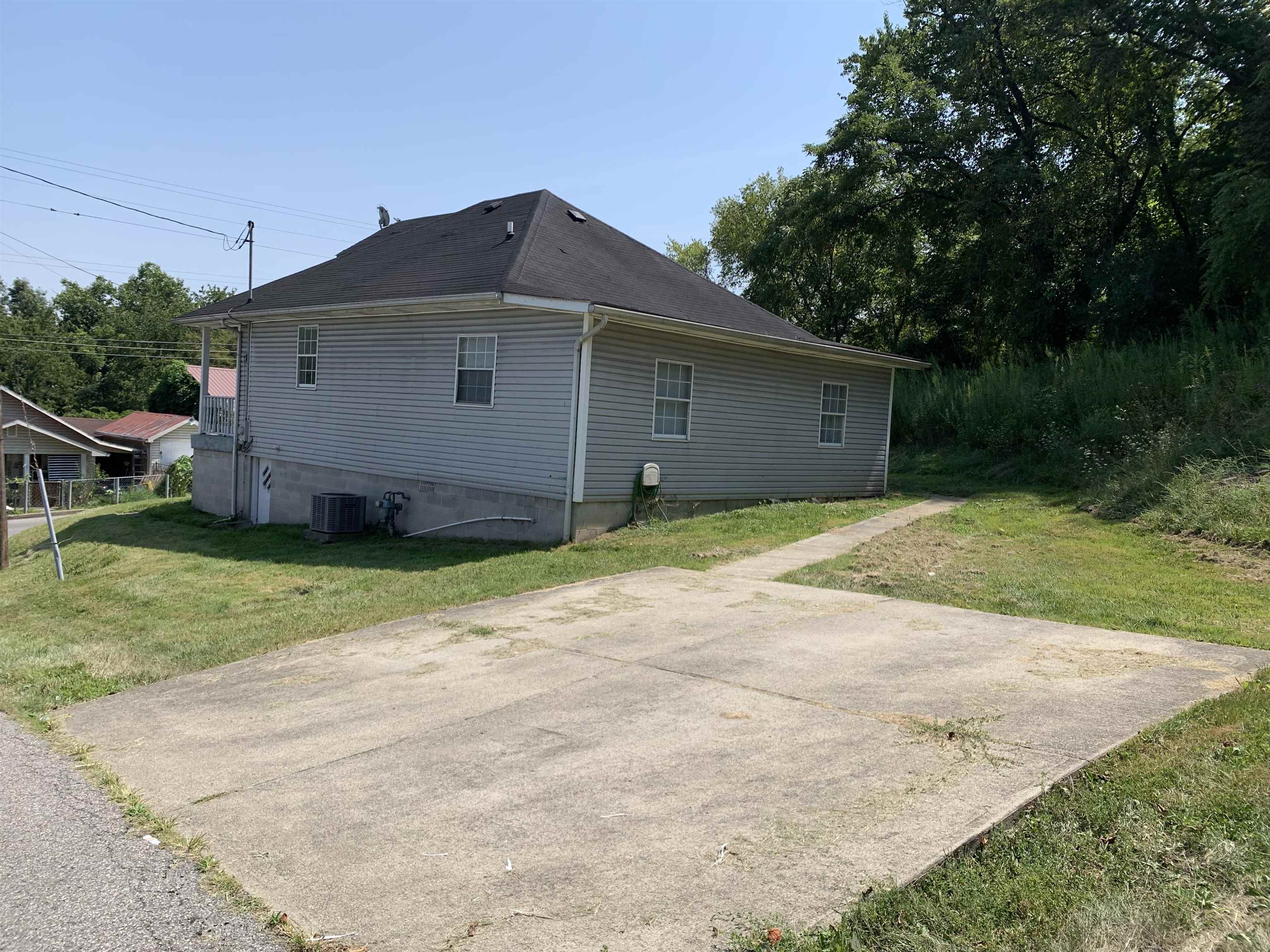 1300 Hoods Creek Pike
