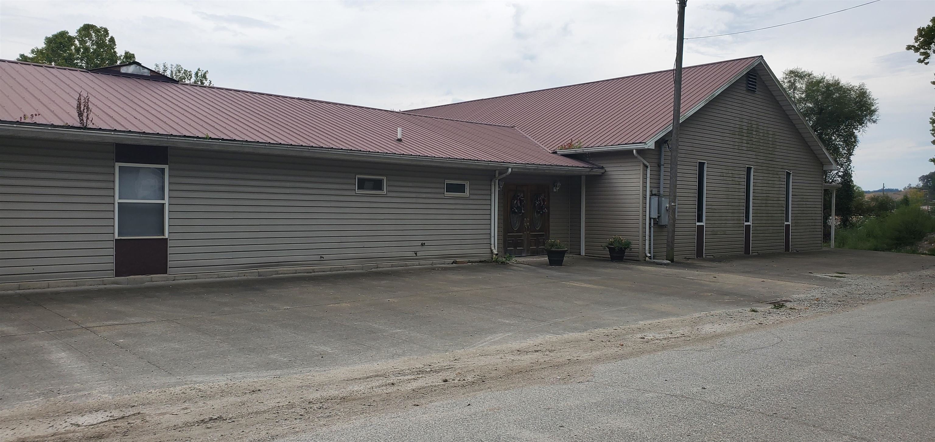 906 Midland Trail