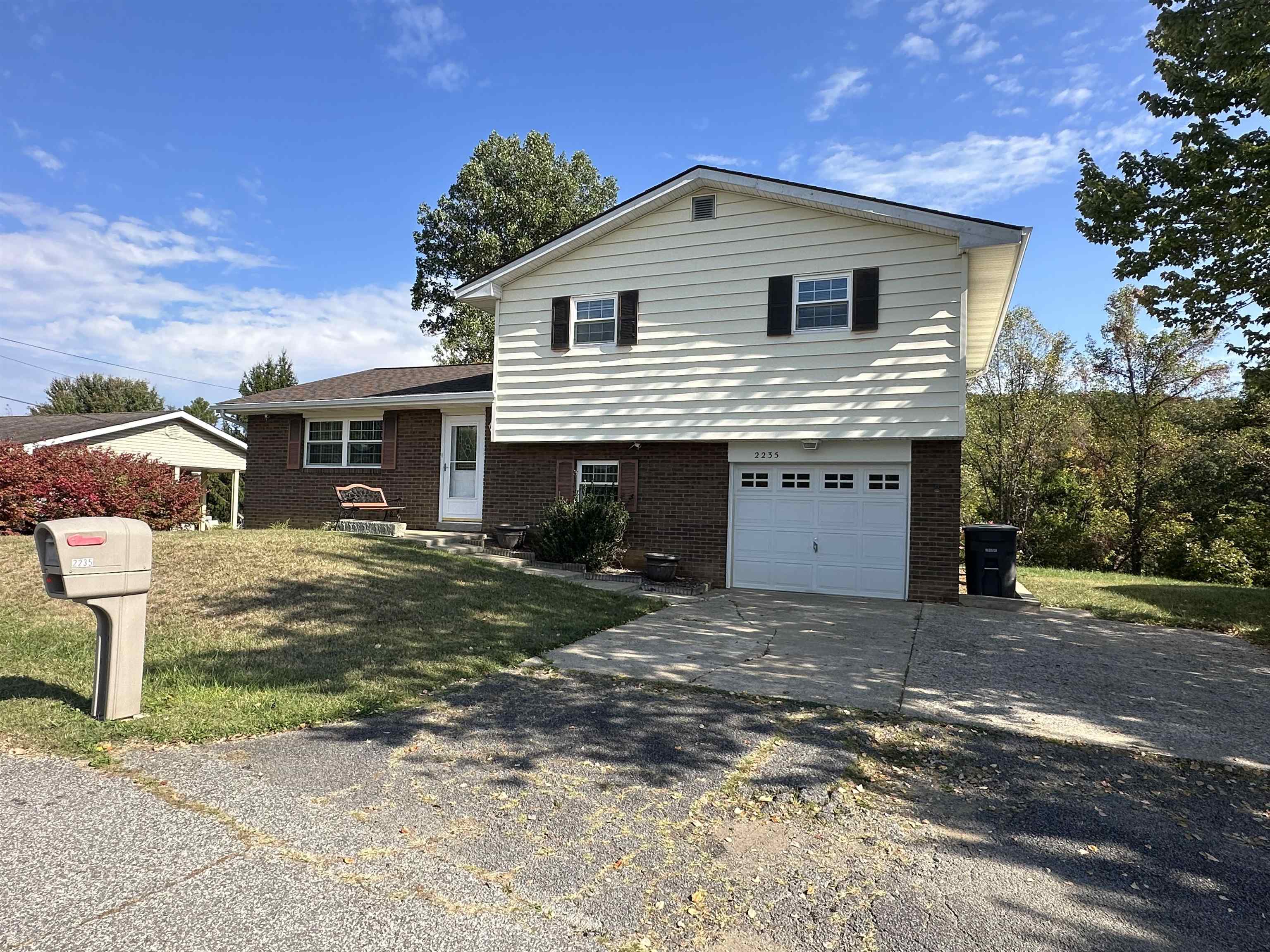 2235 E Thompson Drive