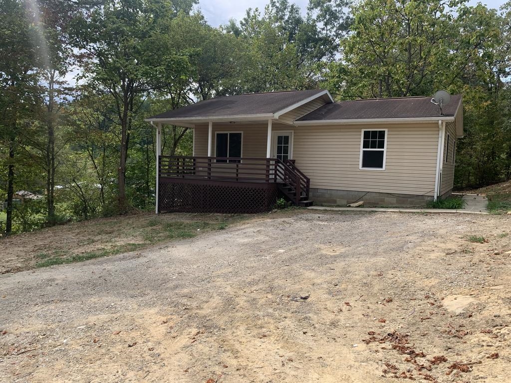1621 S State Highway 207