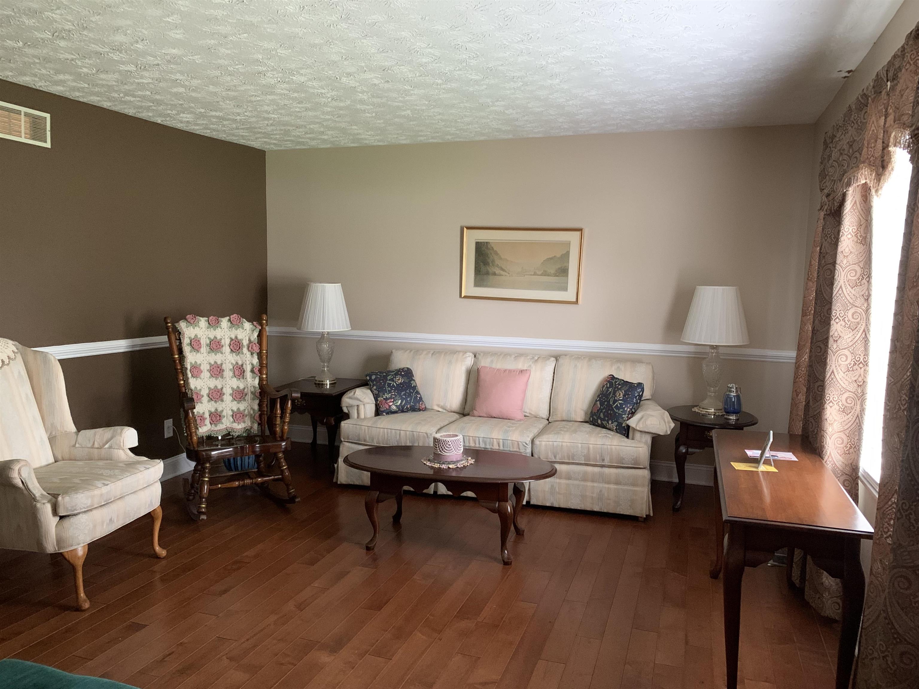 1042 Brentwood Drive