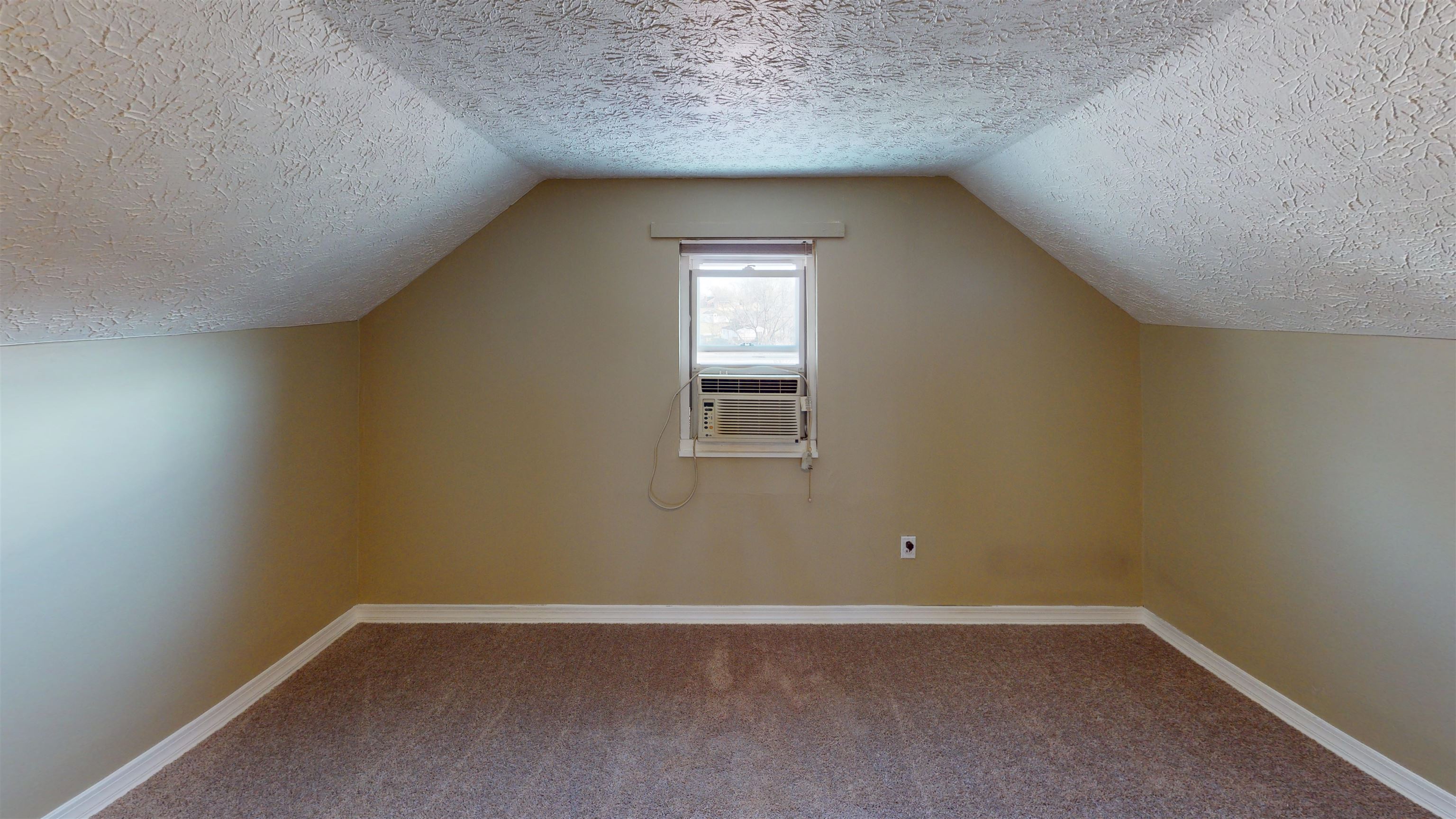 2014 Caroline Rd
