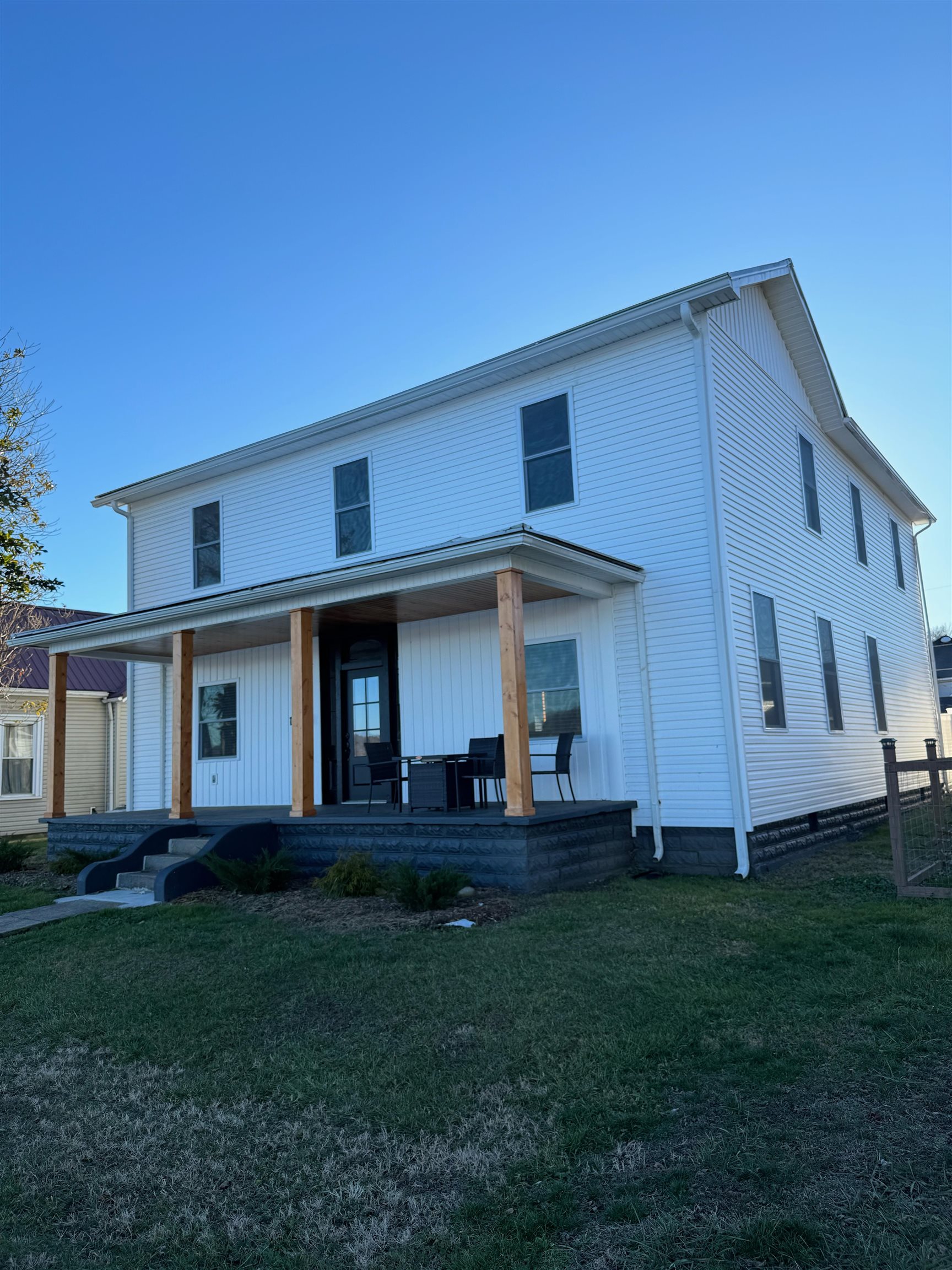 521 Riverside Drive