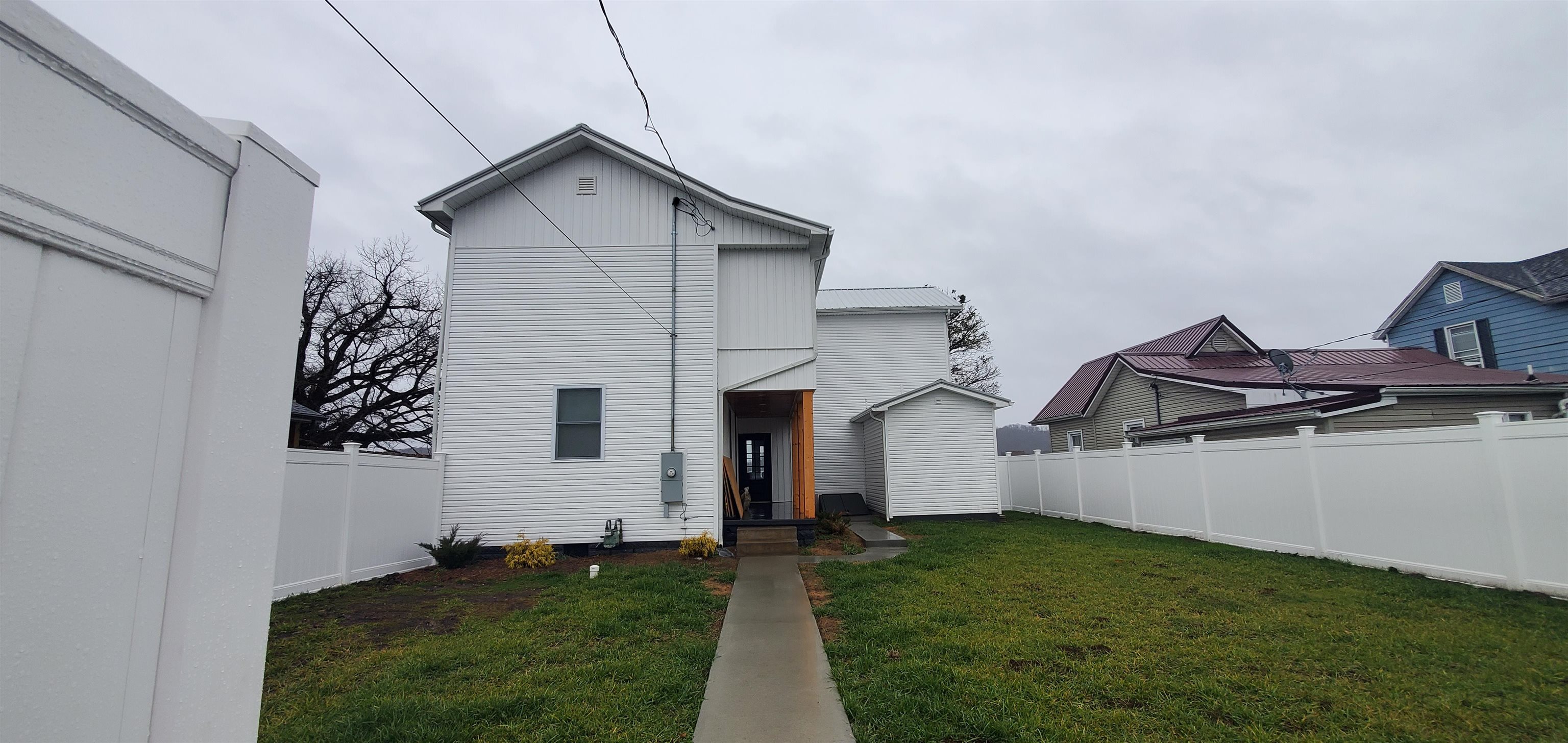 521 Riverside Drive